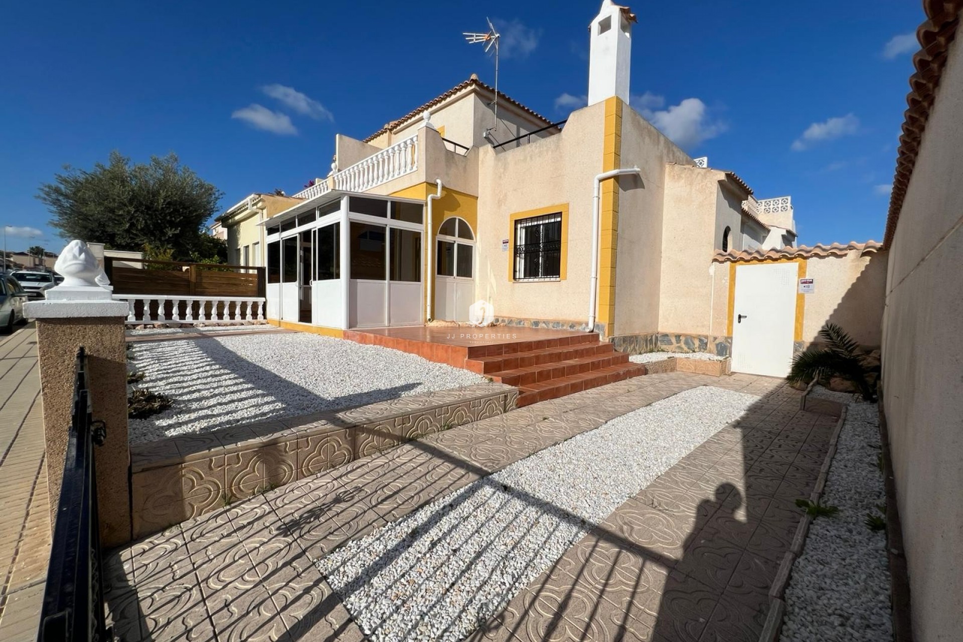 Resale - Chalet -
Orihuela Costa - Costa Blanca
