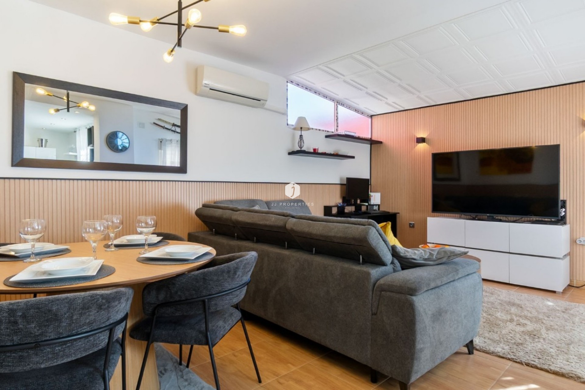 Resale - Chalet -
Orihuela Costa - Costa Blanca