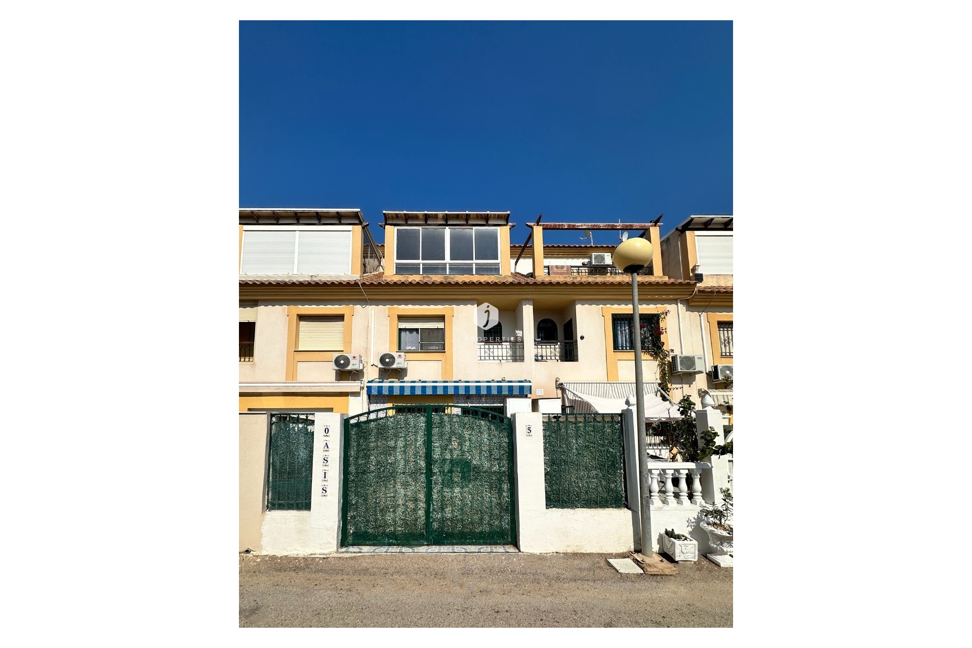 Resale - Chalet -
Orihuela Costa - Costa Blanca