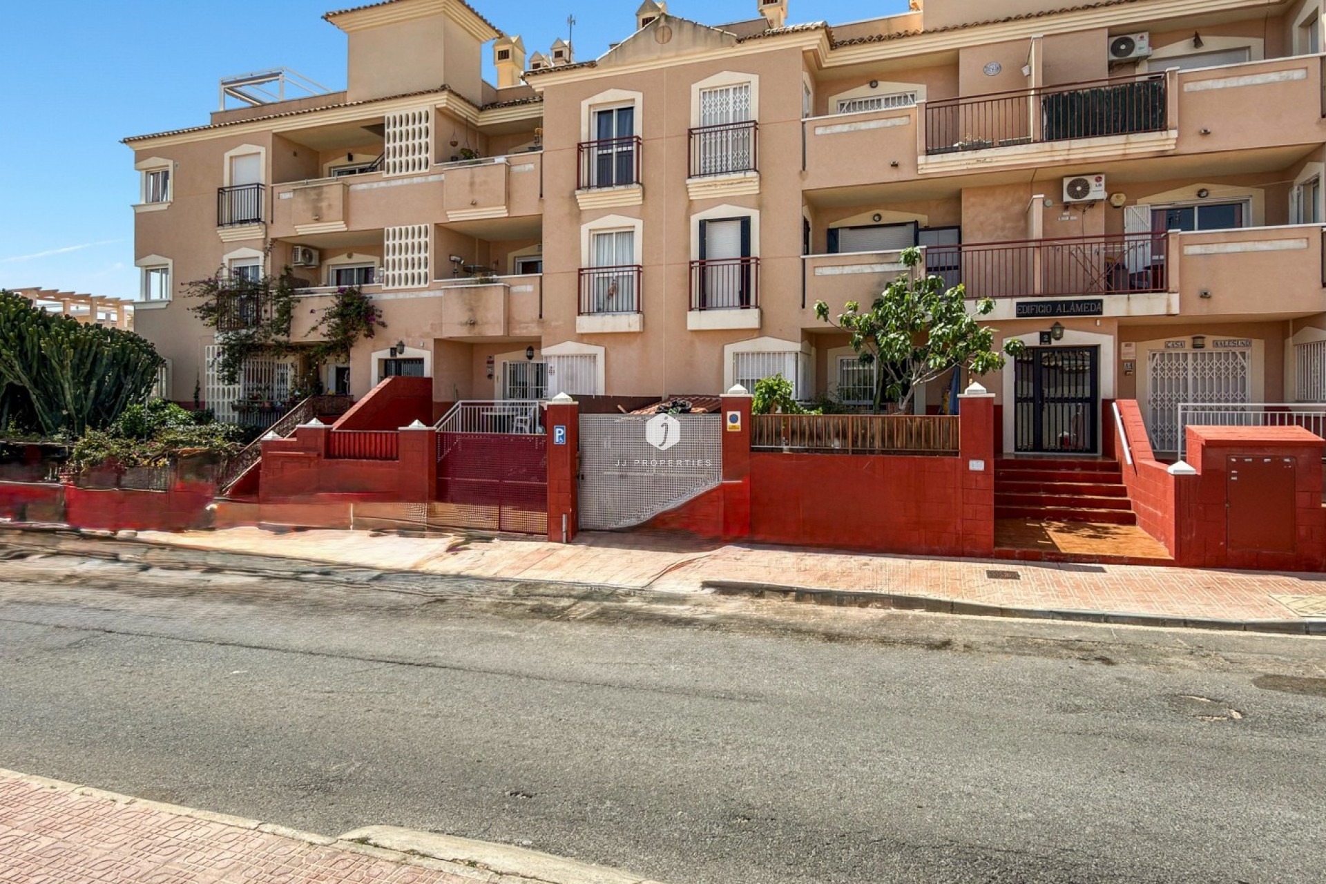 Resale - Chalet -
Orihuela Costa - Costa Blanca