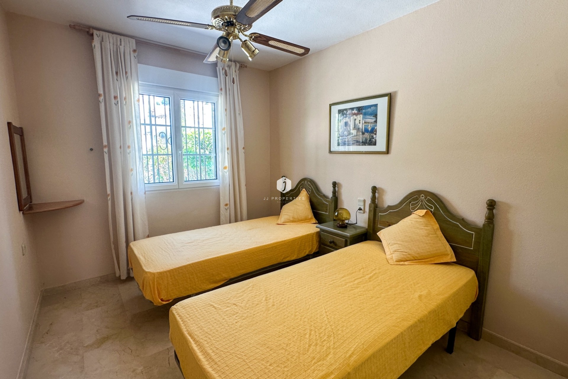 Resale - Chalet -
Orihuela Costa - Costa Blanca