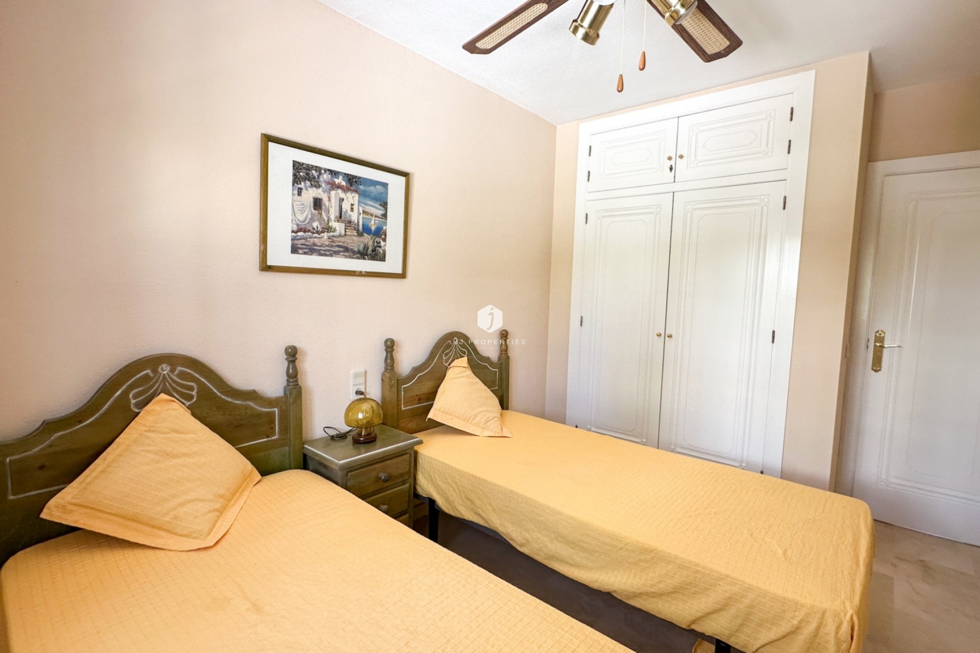 Resale - Chalet -
Orihuela Costa - Costa Blanca