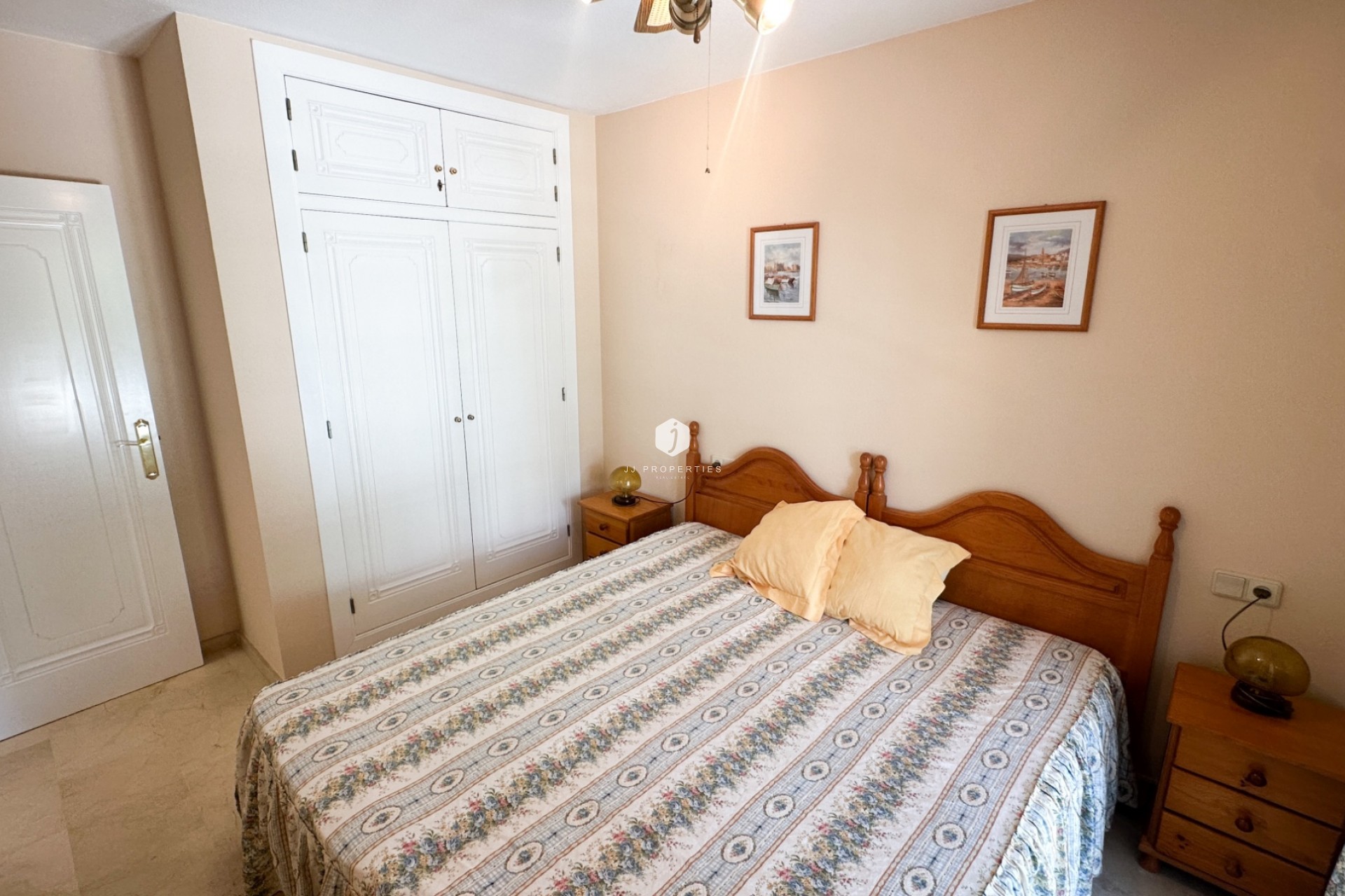 Resale - Chalet -
Orihuela Costa - Costa Blanca