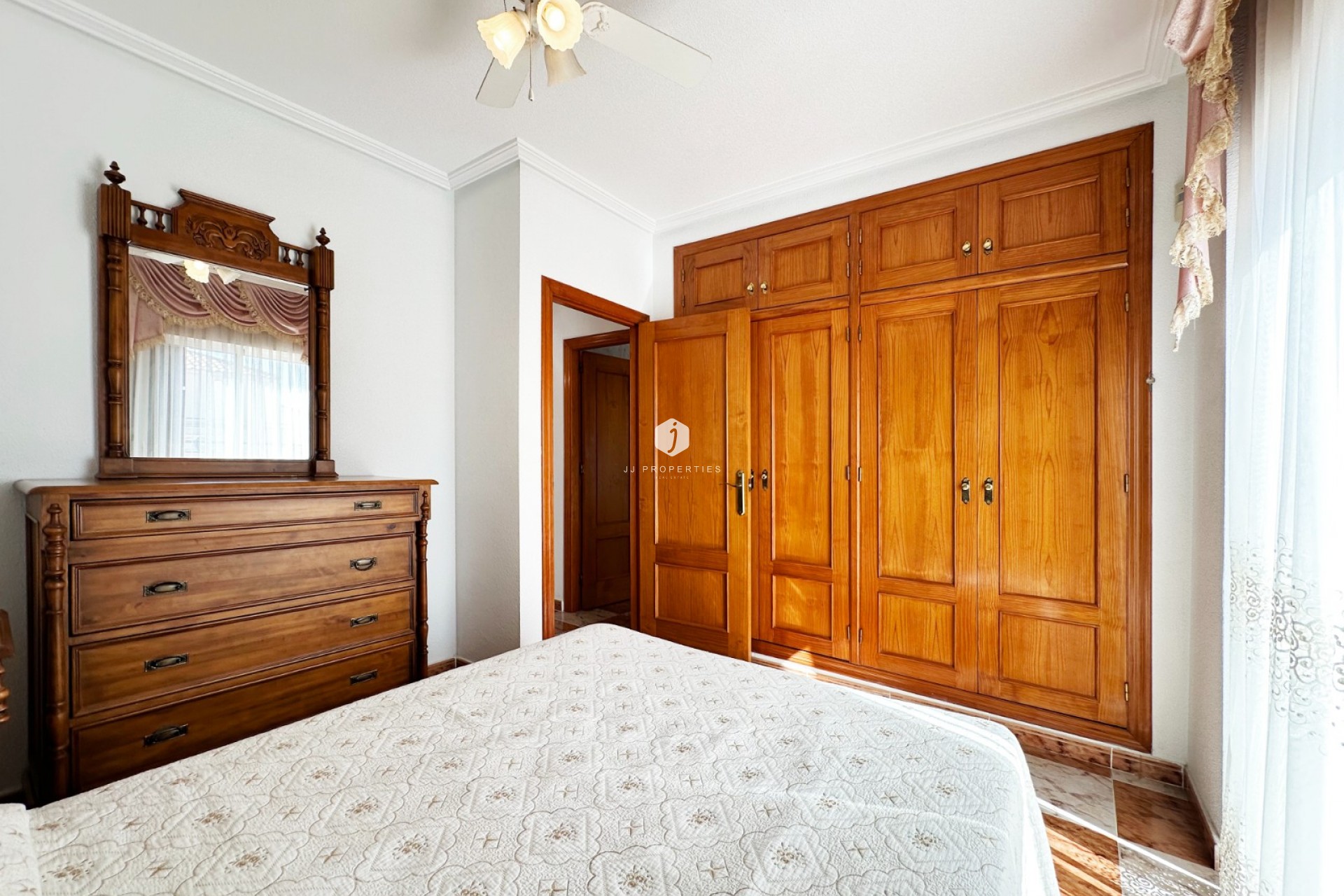 Resale - Chalet -
Orihuela Costa - Costa Blanca