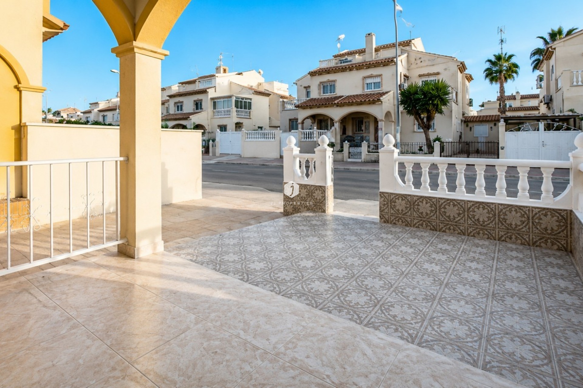 Resale - Chalet -
Orihuela Costa - Costa Blanca