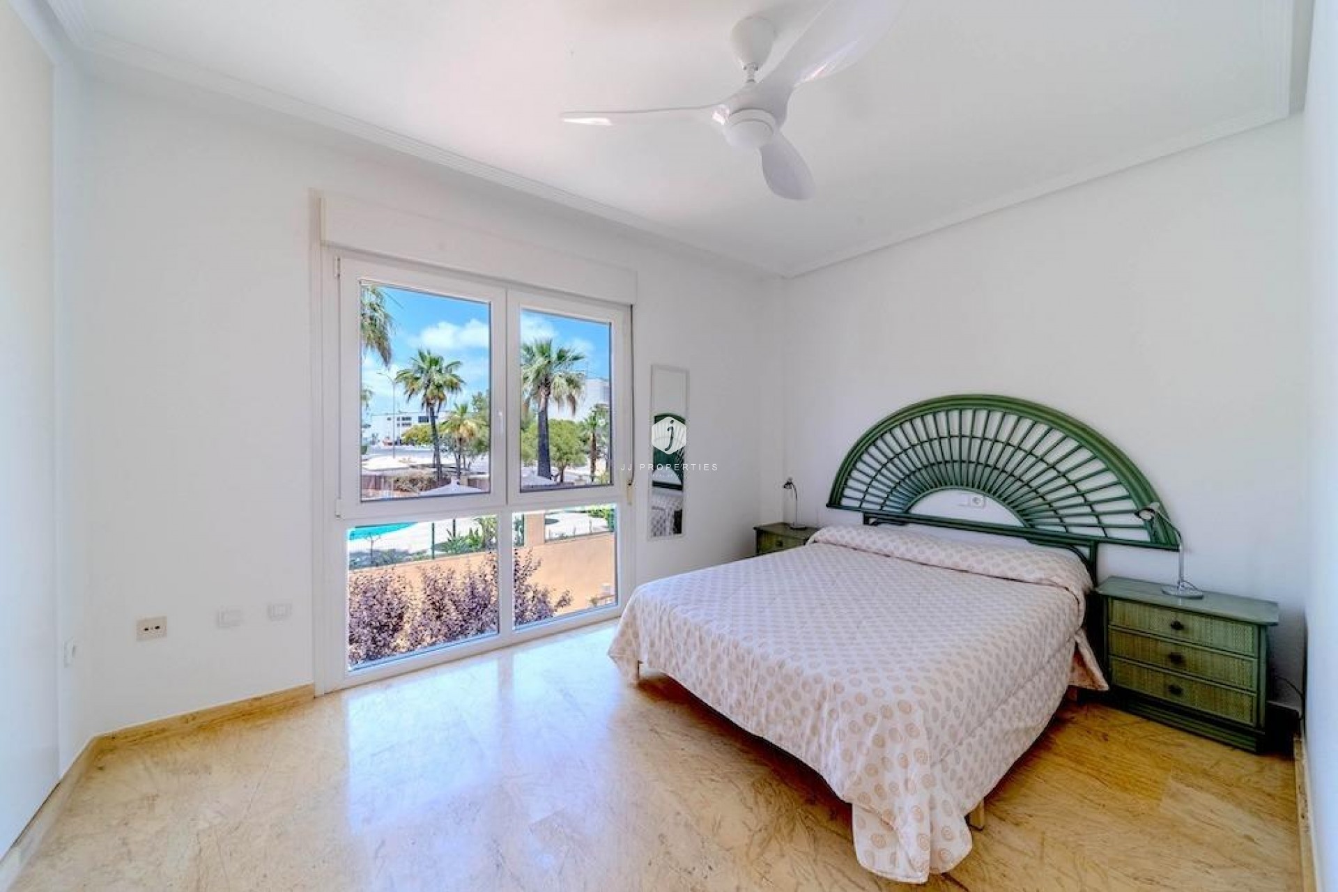 Resale - Chalet -
Orihuela Costa - Costa Blanca