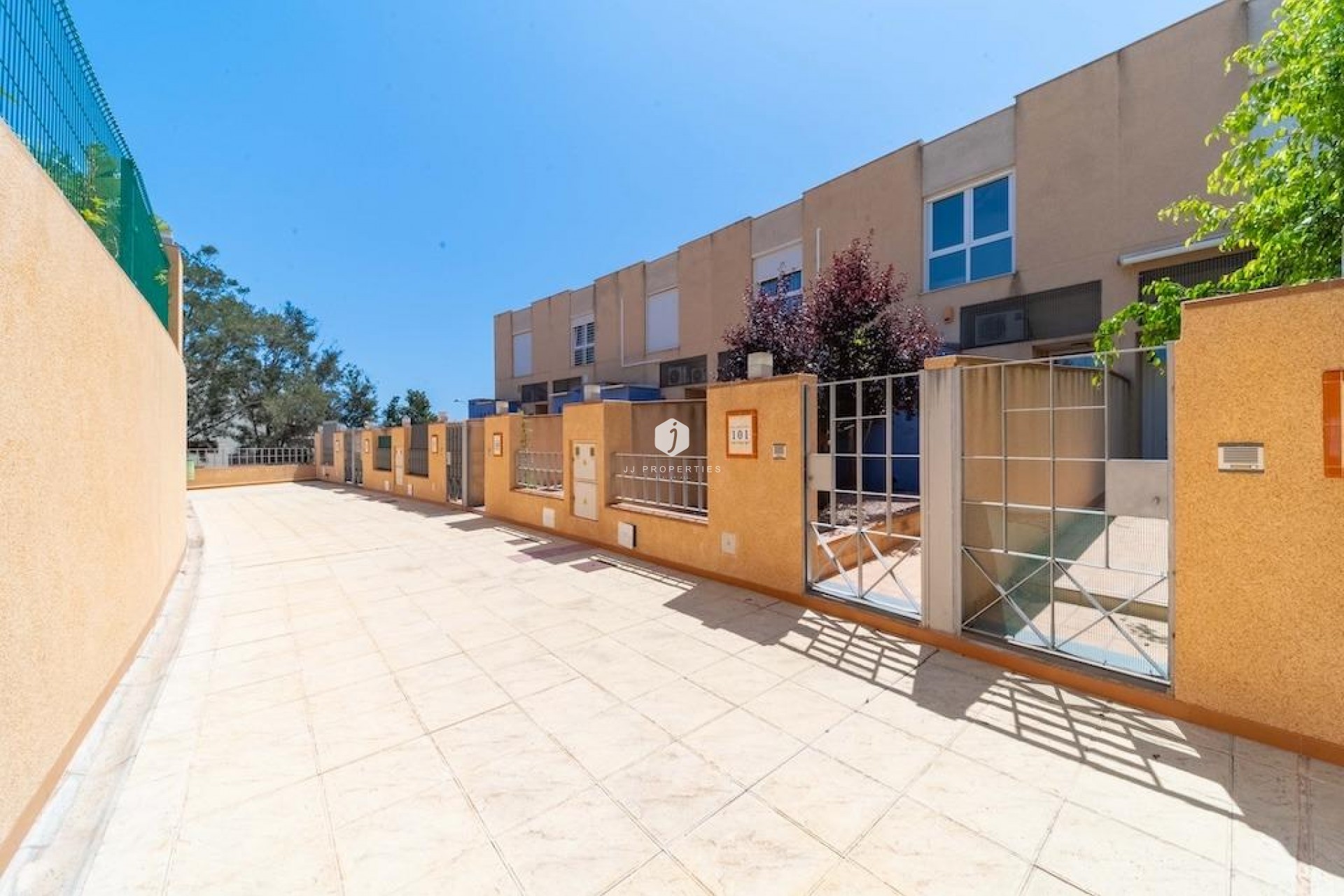 Resale - Chalet -
Orihuela Costa - Costa Blanca