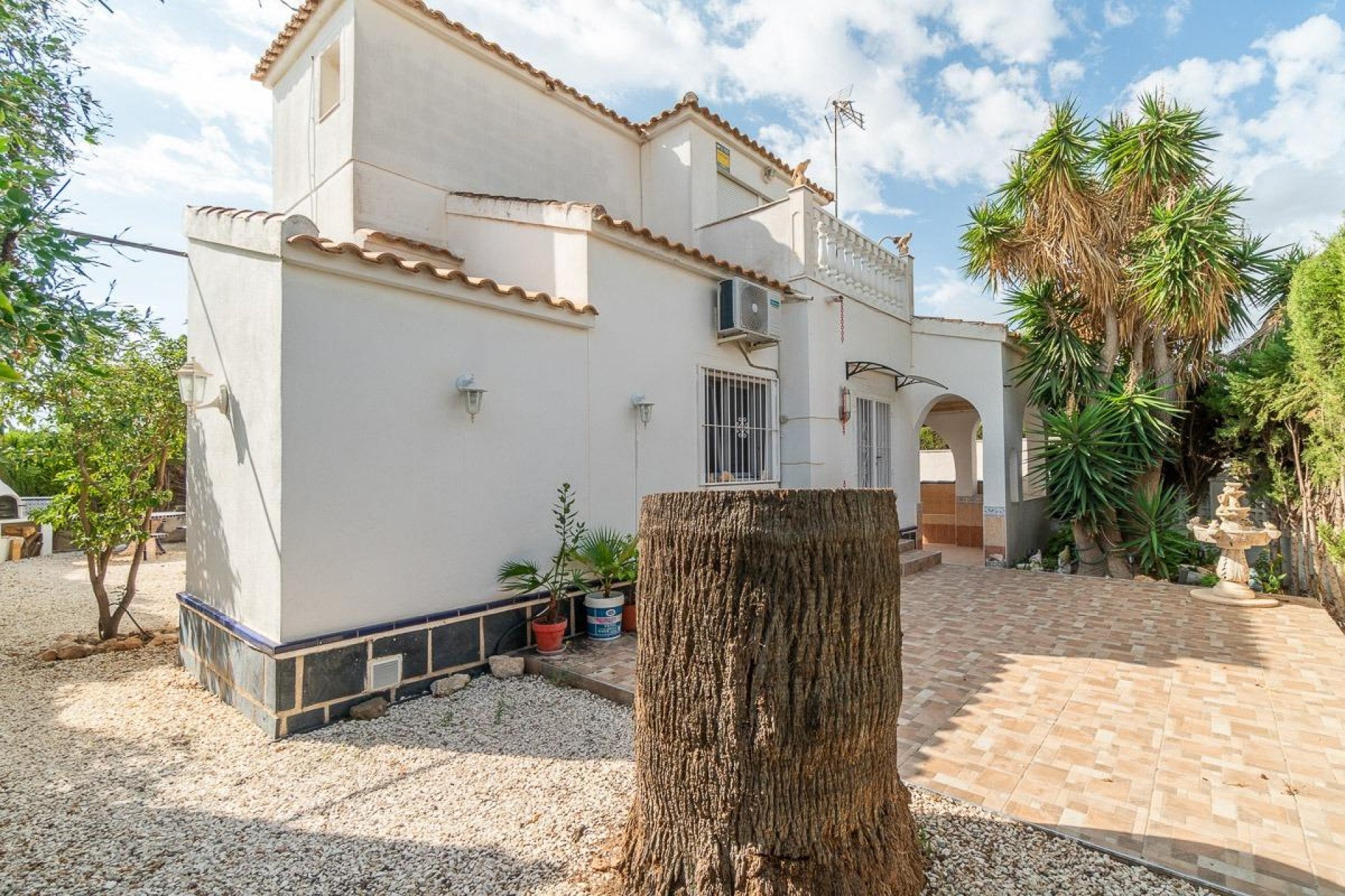 Resale - Chalet -
Orihuela Costa - La Florida