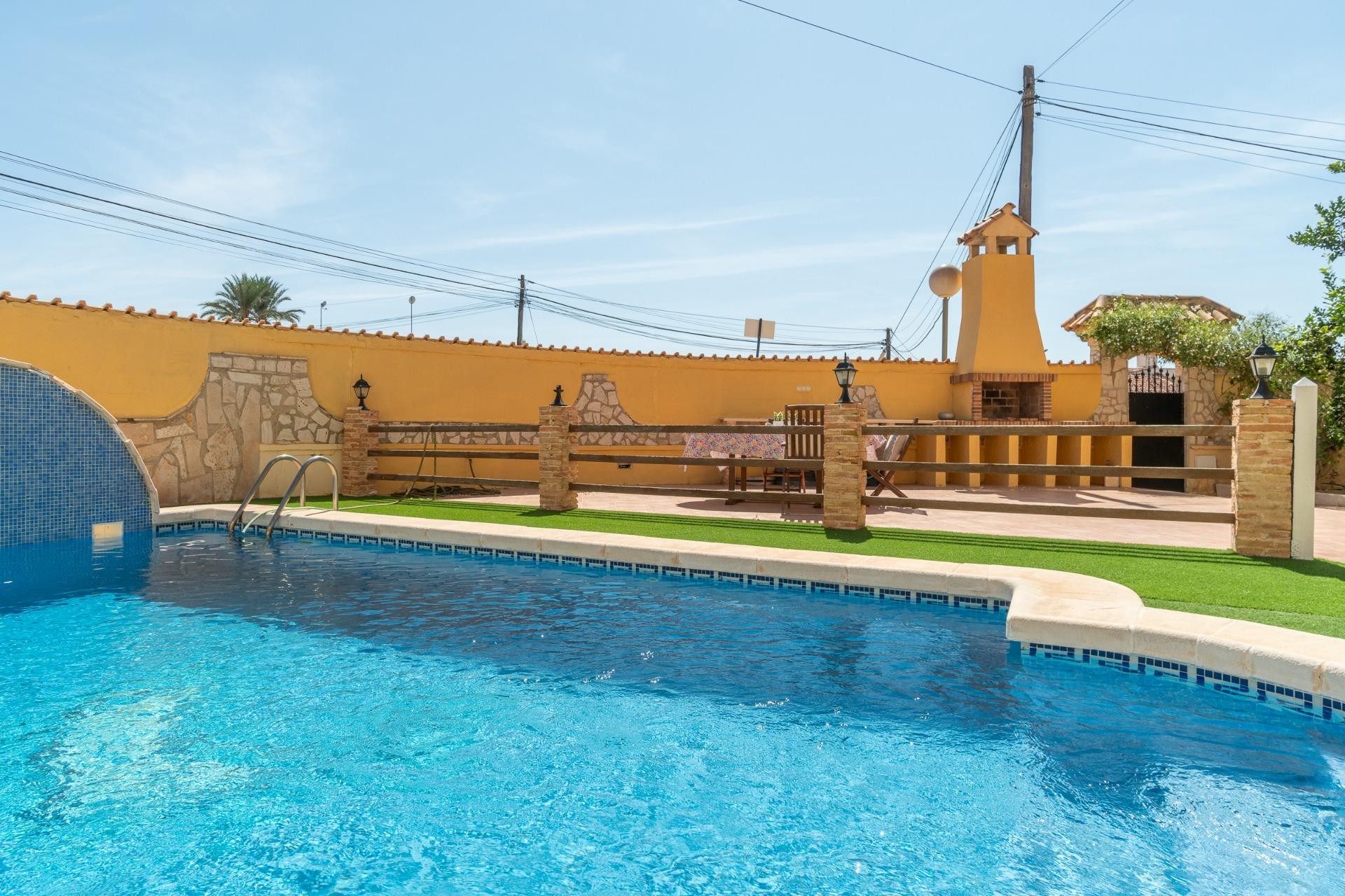 Resale - Chalet -
Orihuela Costa - La Florida