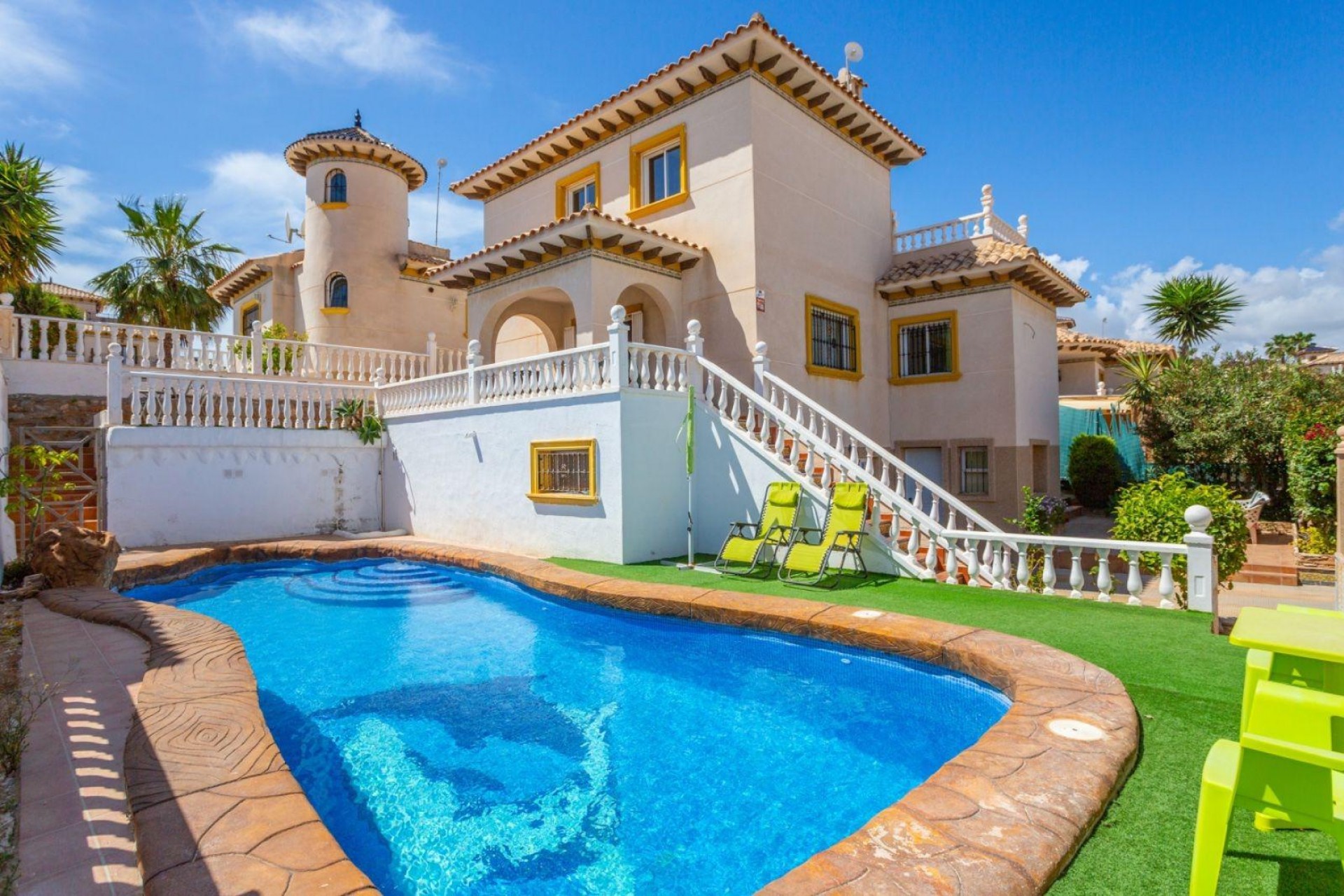 Resale - Chalet -
Orihuela Costa - La Zenia