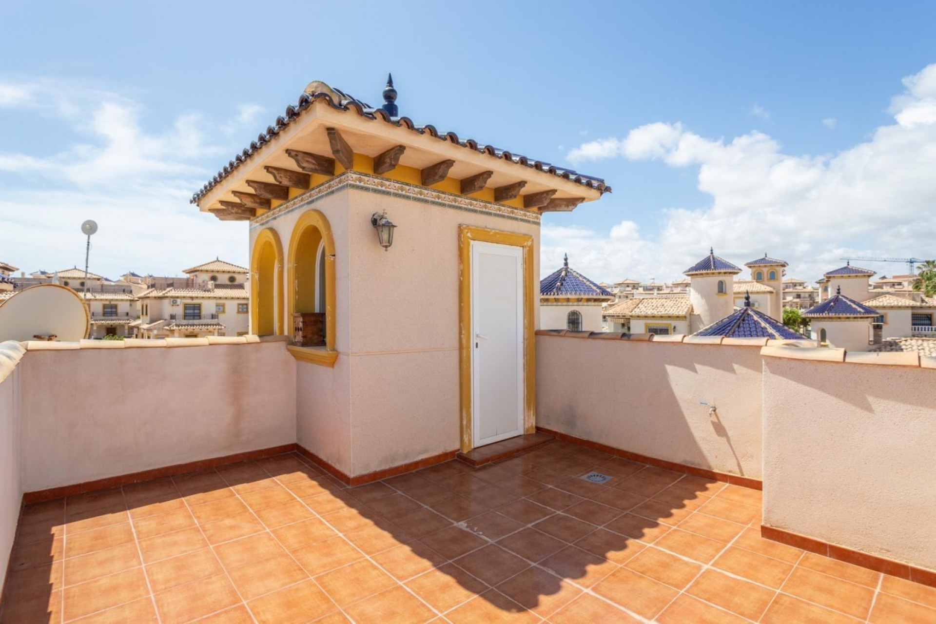 Resale - Chalet -
Orihuela Costa - La Zenia