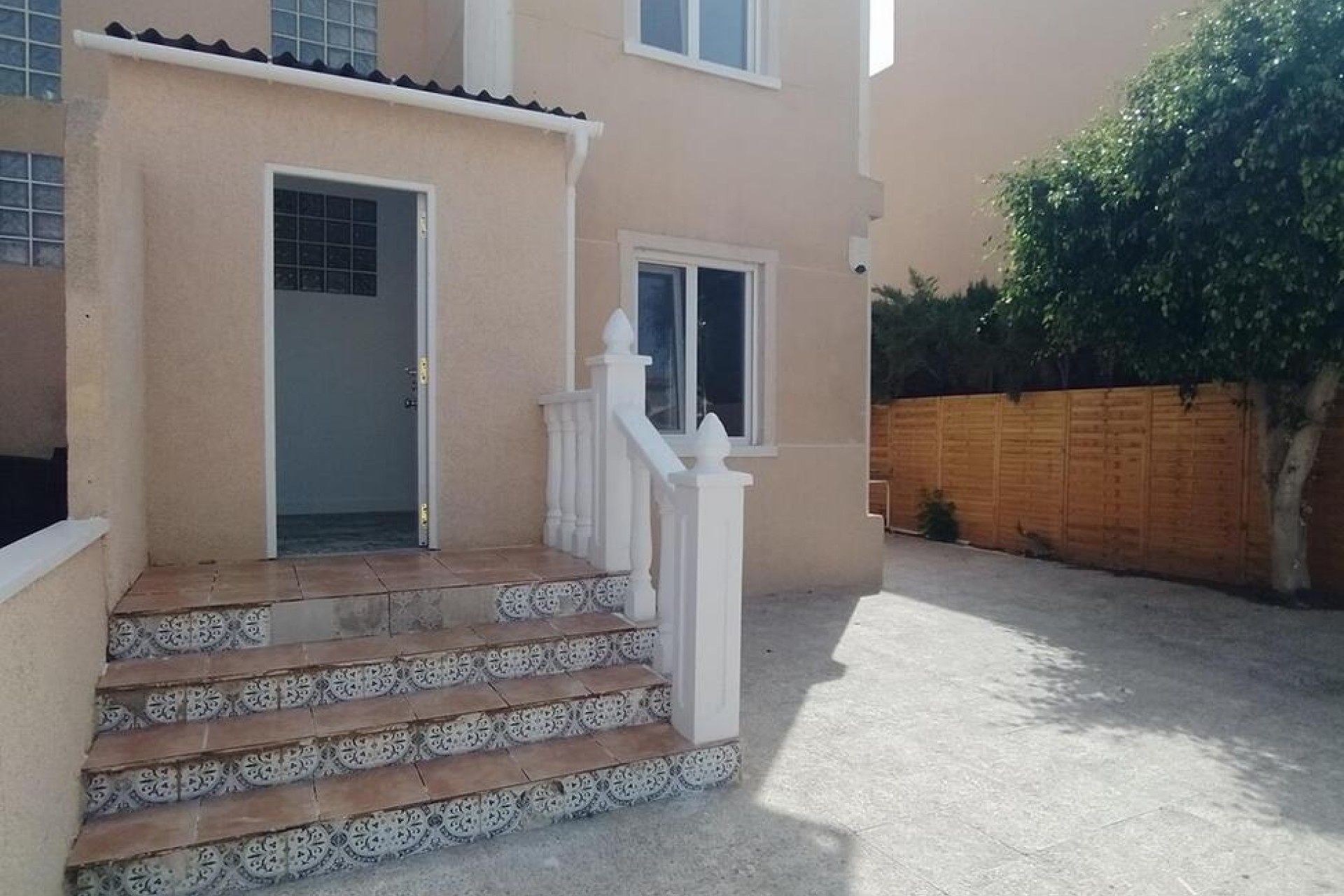 Resale - Chalet -
Orihuela Costa - La Zenia