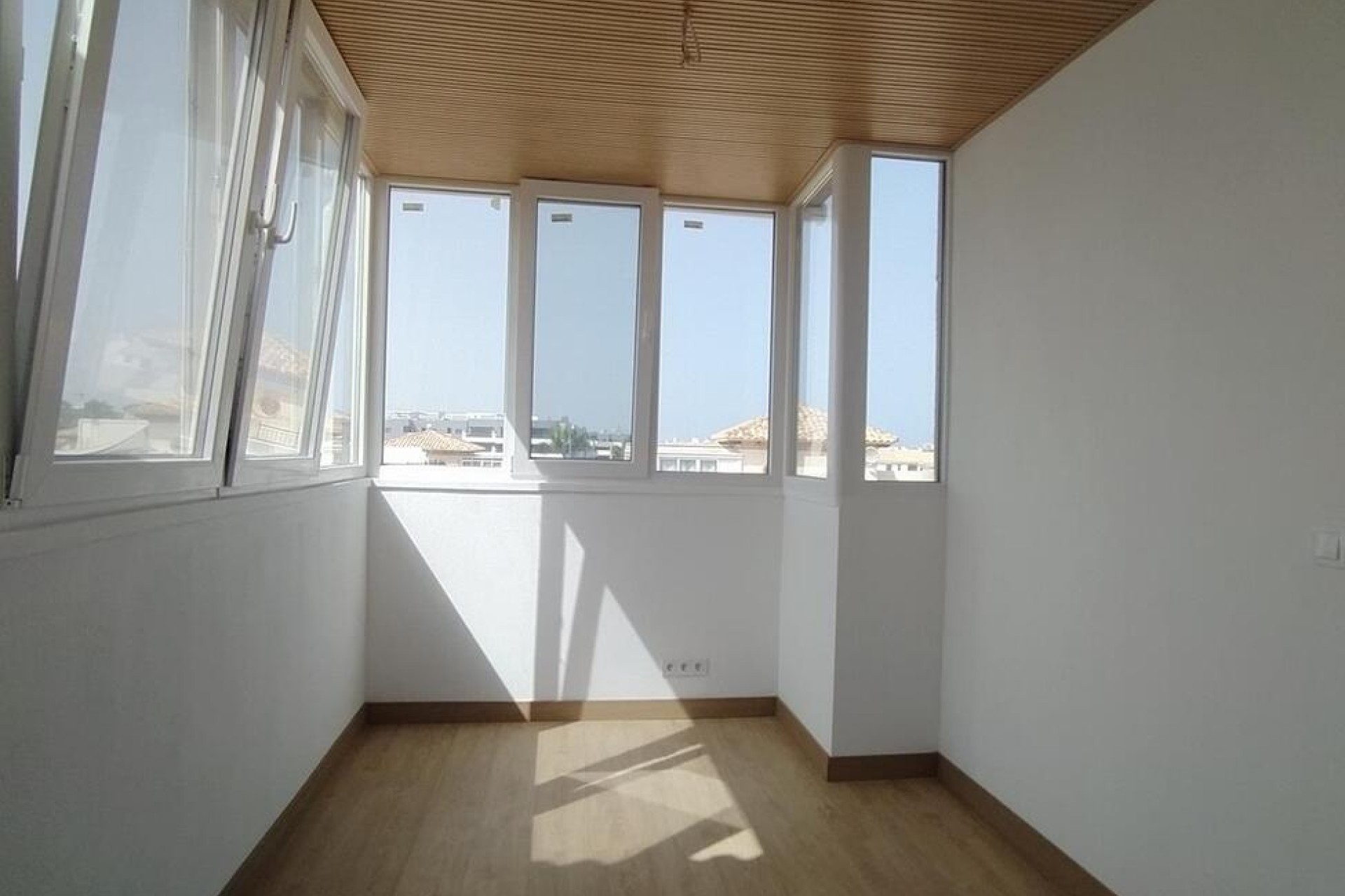 Resale - Chalet -
Orihuela Costa - La Zenia