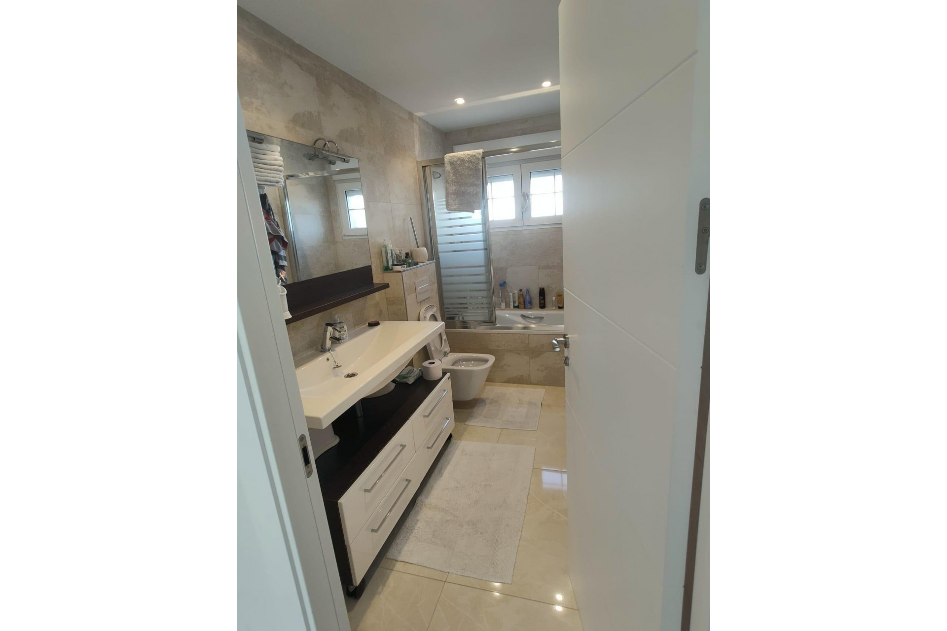 Resale - Chalet -
Orihuela Costa - La Zenia