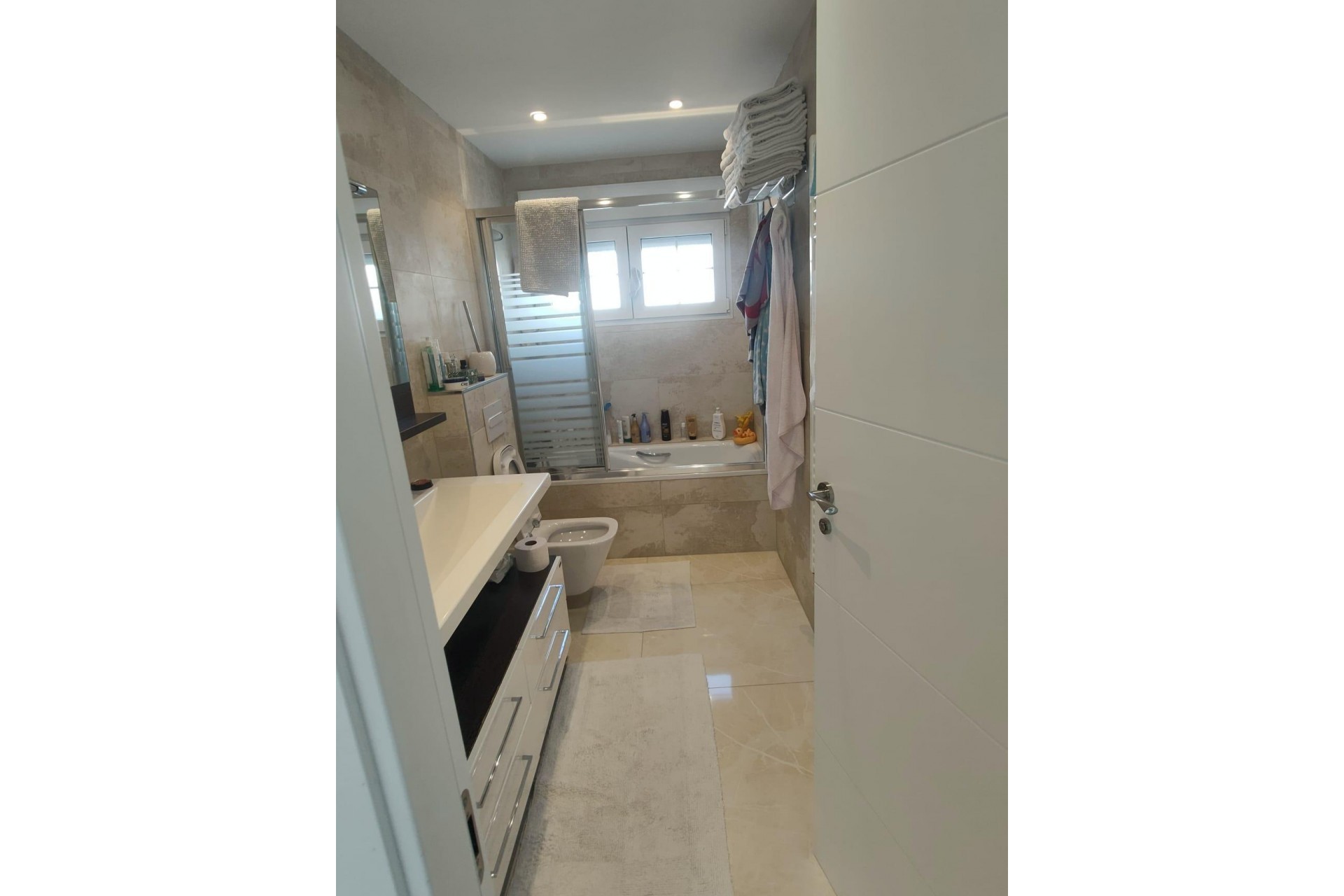 Resale - Chalet -
Orihuela Costa - La Zenia