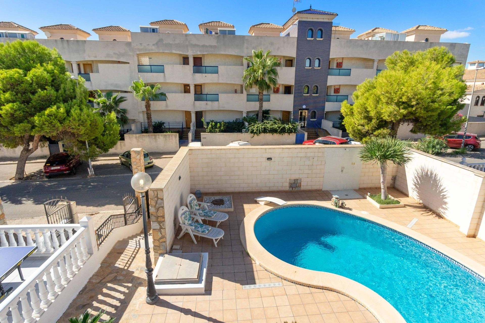 Resale - Chalet -
Orihuela Costa - La Zenia