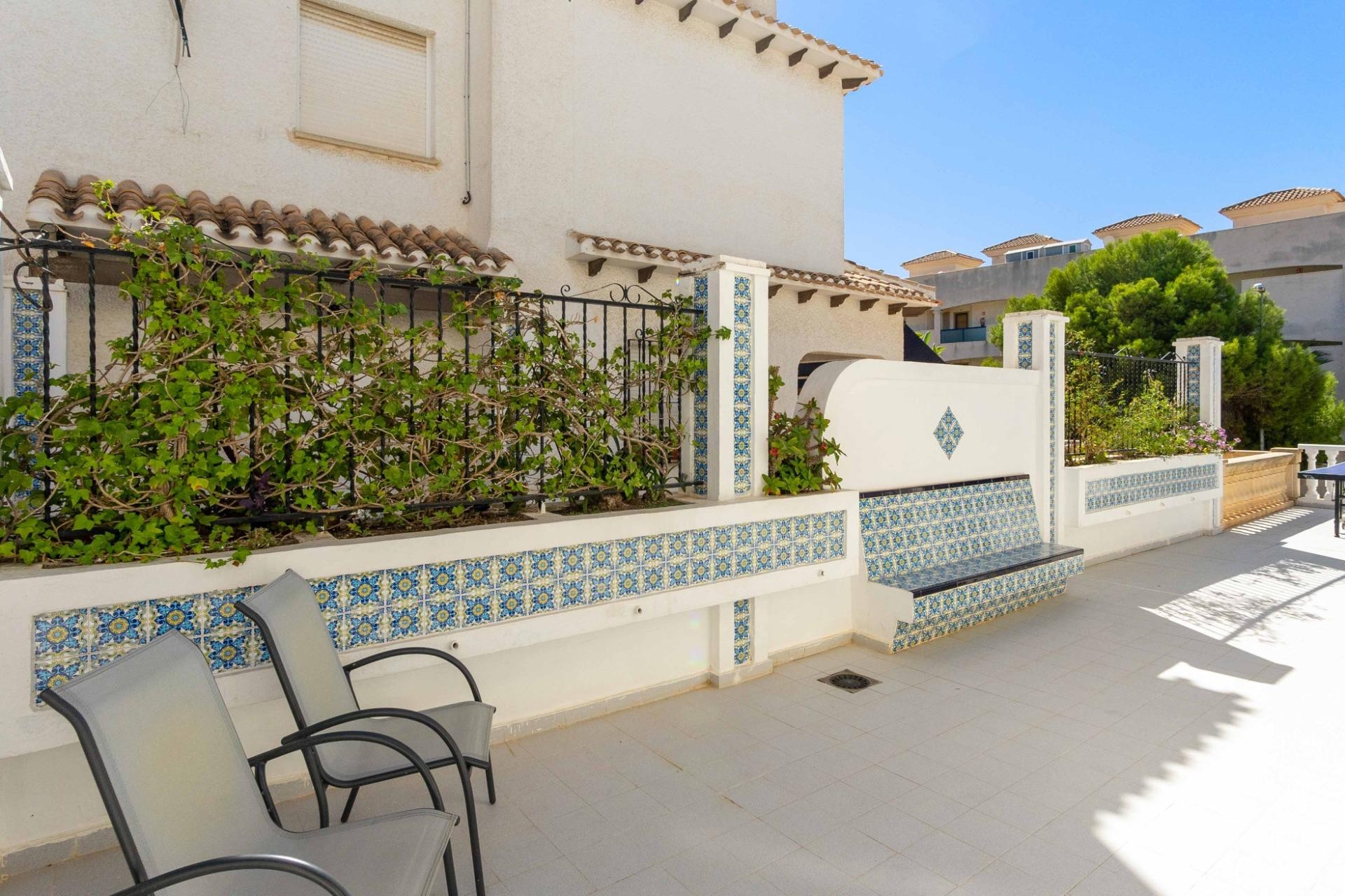 Resale - Chalet -
Orihuela Costa - La Zenia