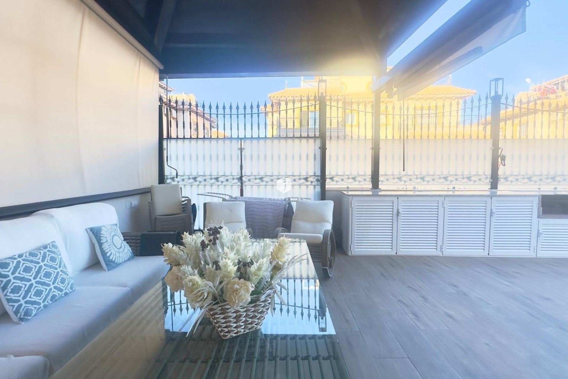 Resale - Chalet -
Orihuela Costa - La Zenia