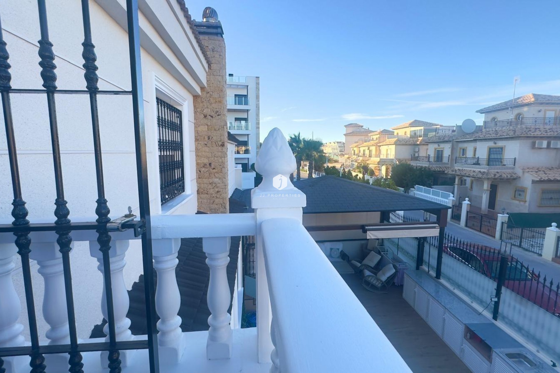 Resale - Chalet -
Orihuela Costa - La Zenia