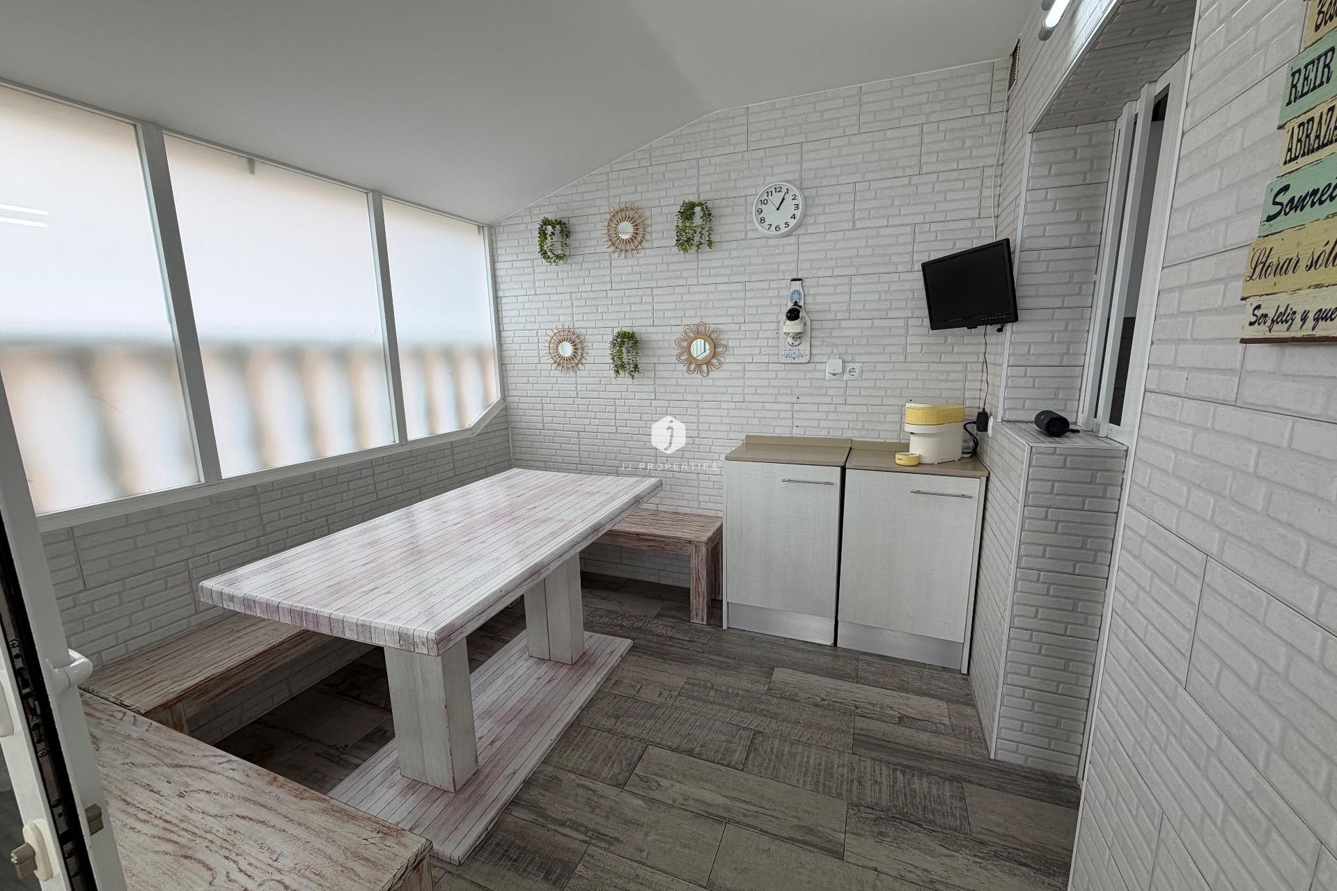 Resale - Chalet -
Orihuela Costa - La Zenia