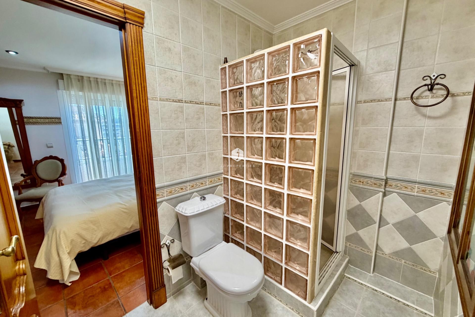 Resale - Chalet -
Orihuela Costa - La Zenia