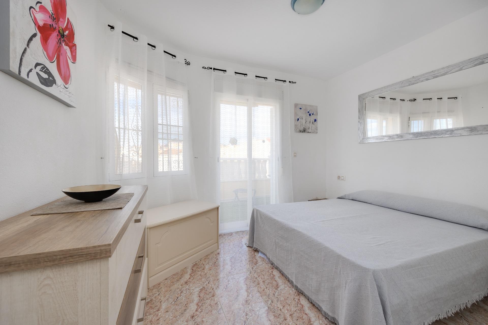 Resale - Chalet -
Orihuela Costa - Las Filipinas