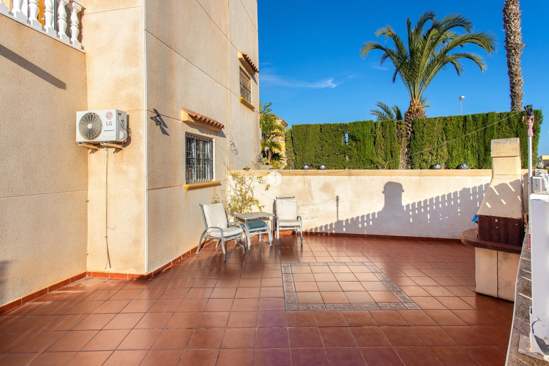 Resale - Chalet -
Orihuela Costa - Las Filipinas