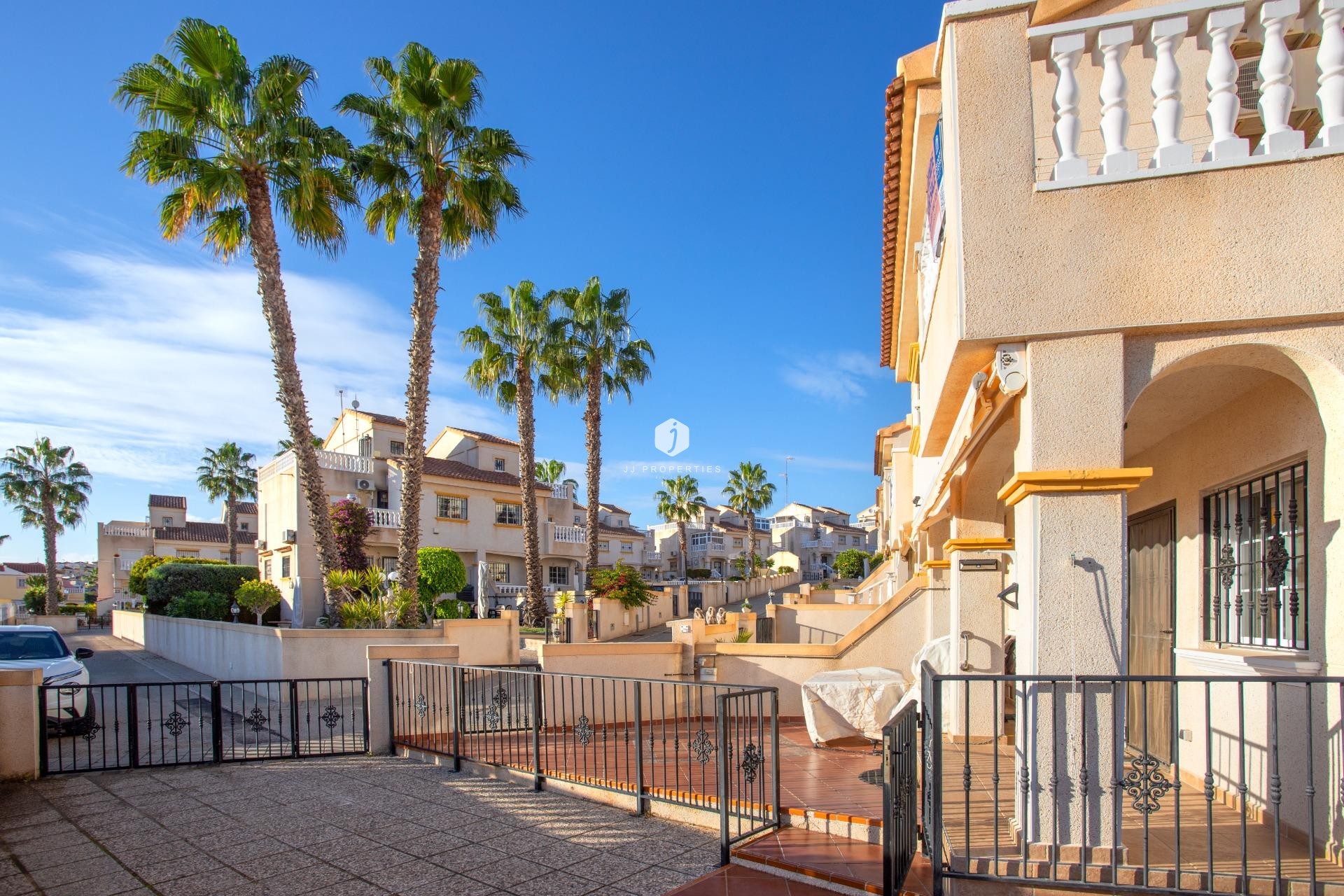 Resale - Chalet -
Orihuela Costa - Las Filipinas