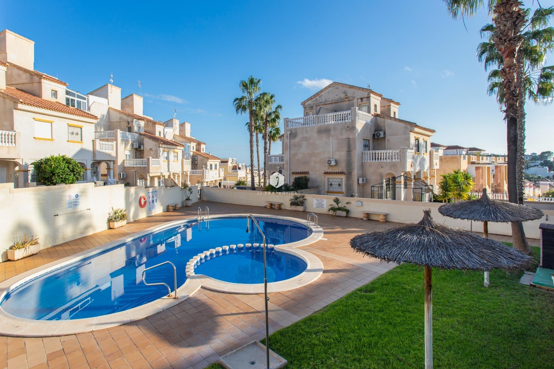 Resale - Chalet -
Orihuela Costa - Las Filipinas