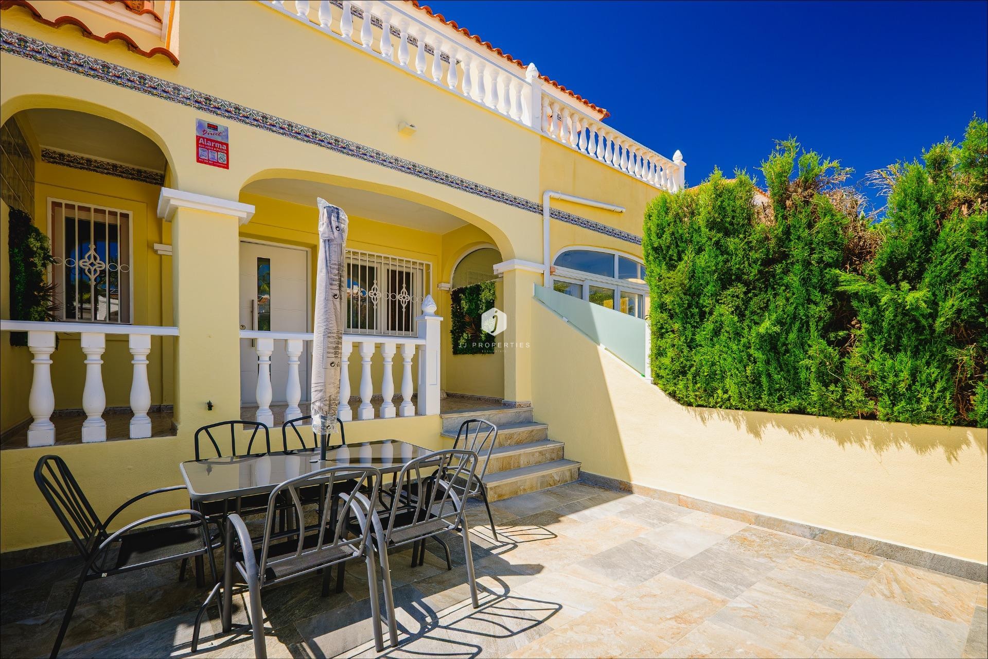 Resale - Chalet -
Orihuela Costa - Las Filipinas