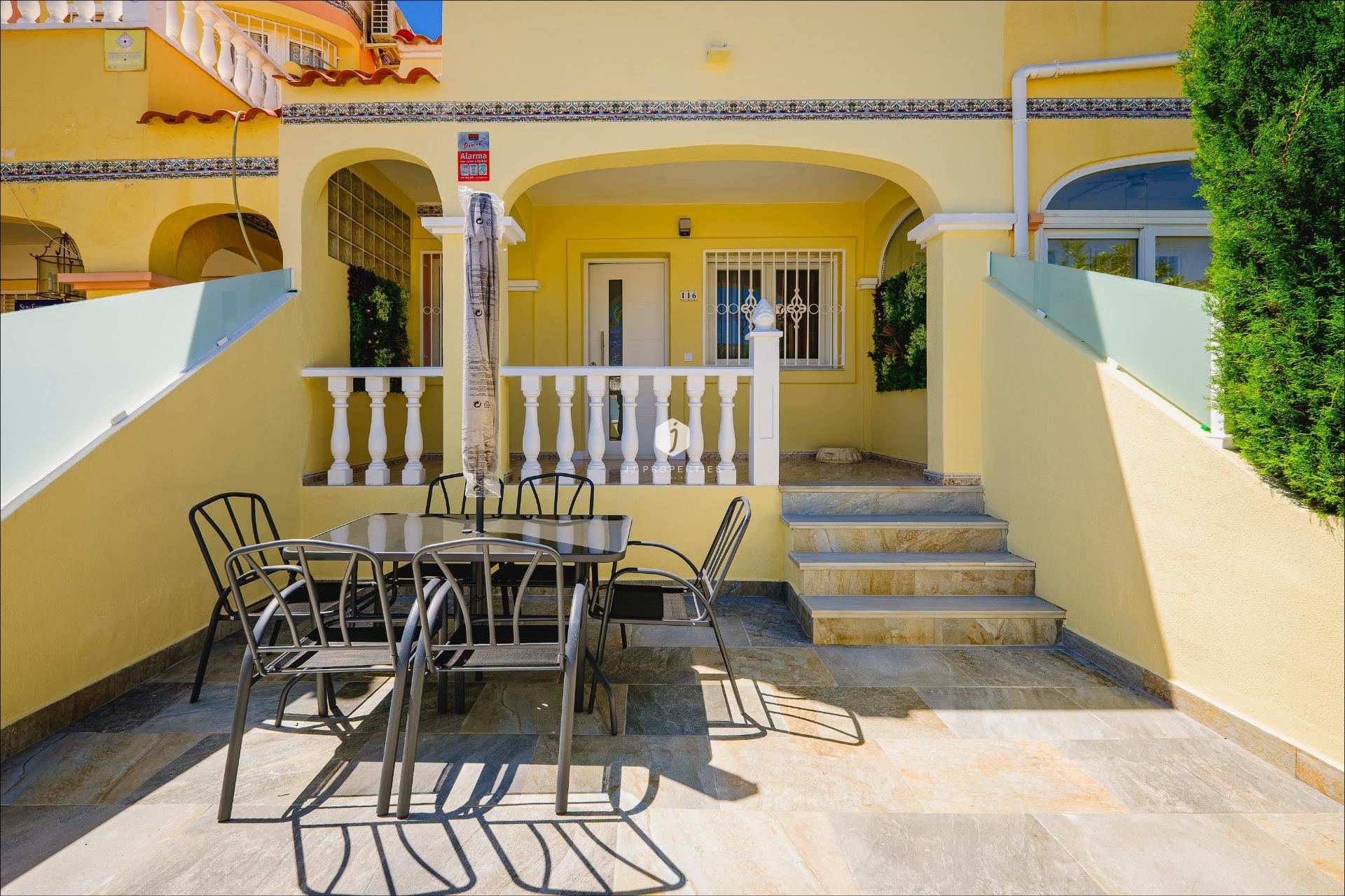 Resale - Chalet -
Orihuela Costa - Las Filipinas