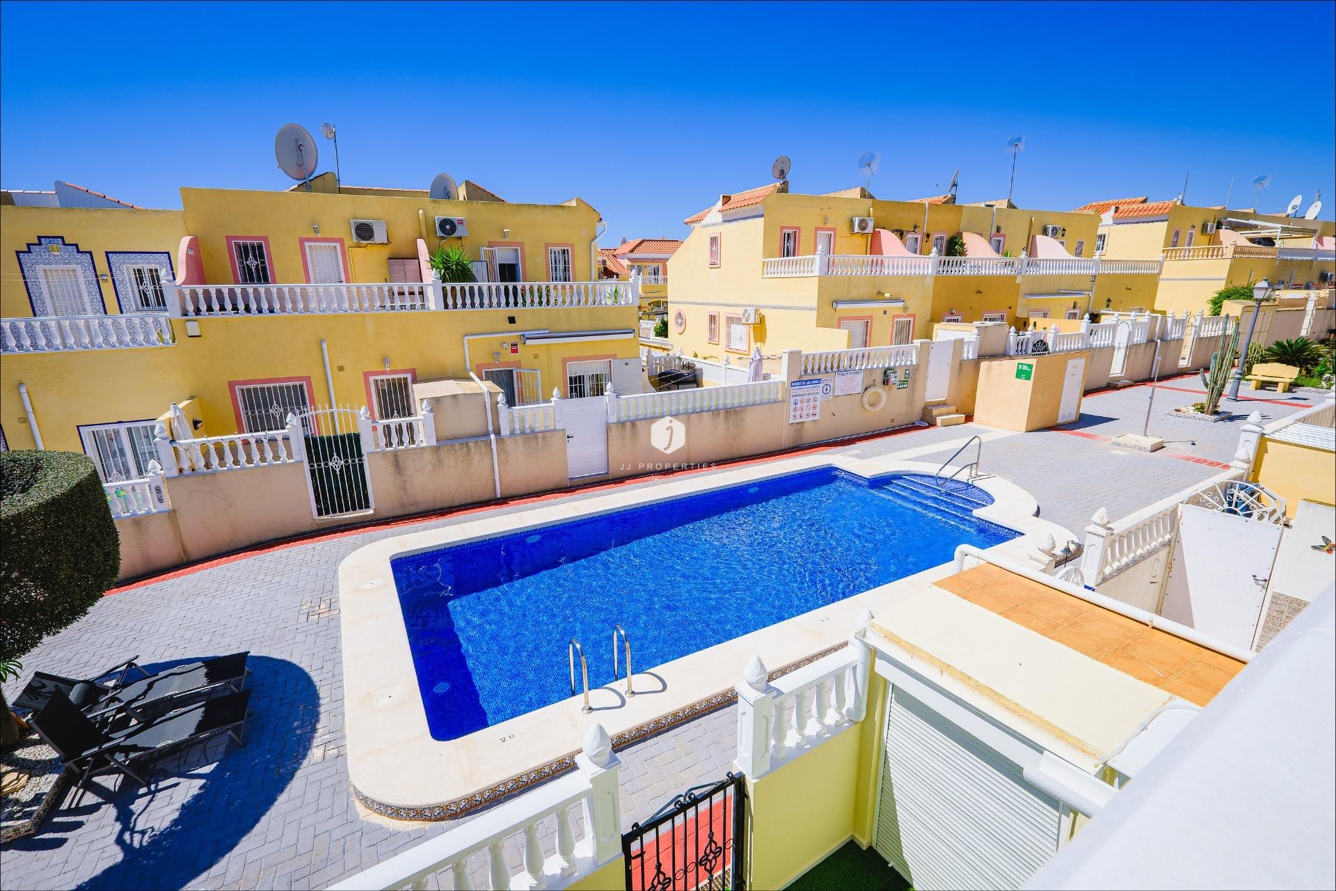 Resale - Chalet -
Orihuela Costa - Las Filipinas