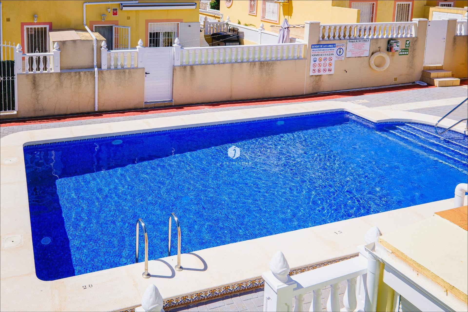 Resale - Chalet -
Orihuela Costa - Las Filipinas