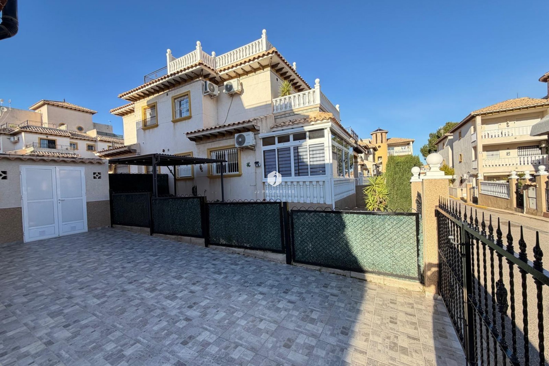 Resale - Chalet -
Orihuela Costa - Las Filipinas