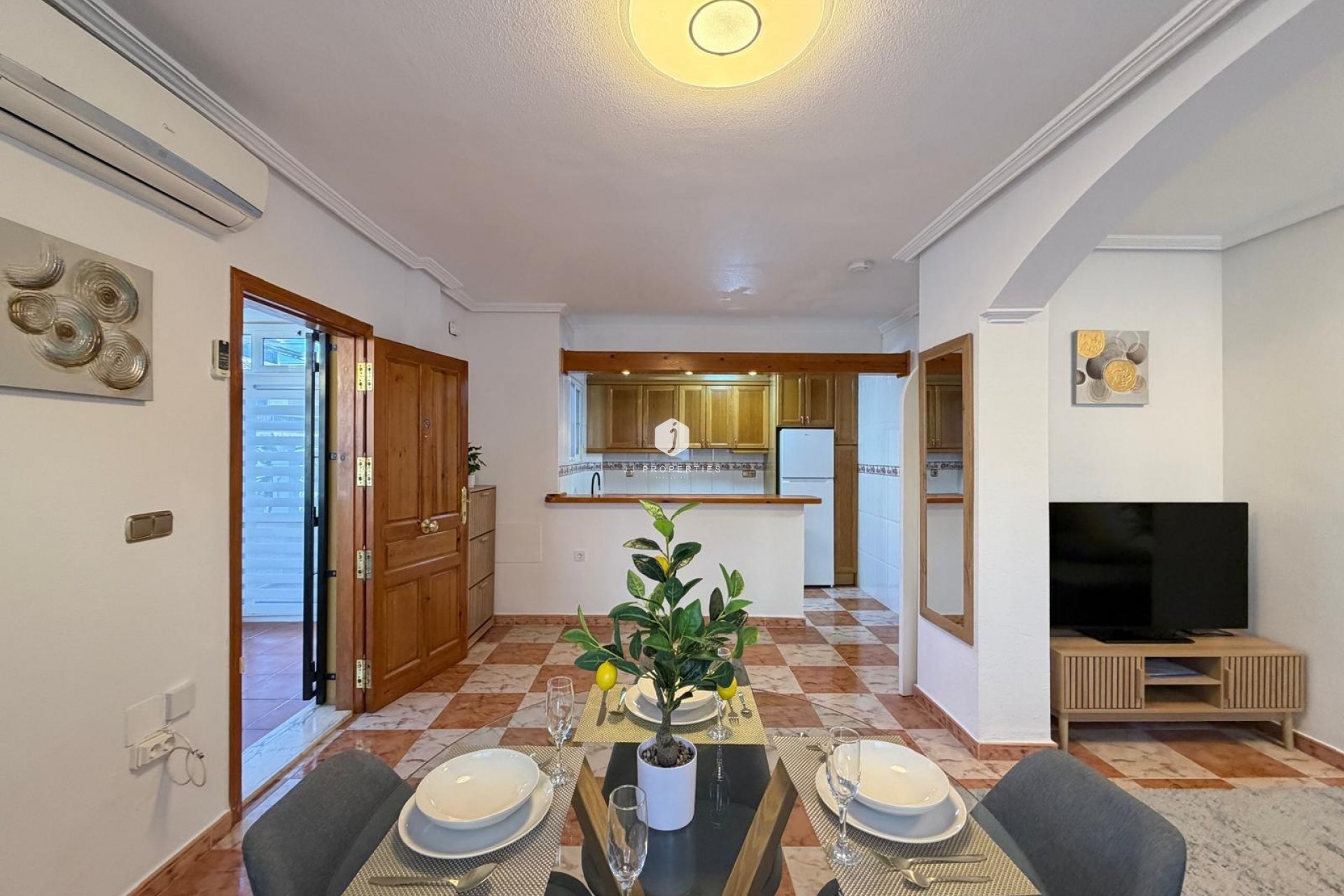 Resale - Chalet -
Orihuela Costa - Las Filipinas
