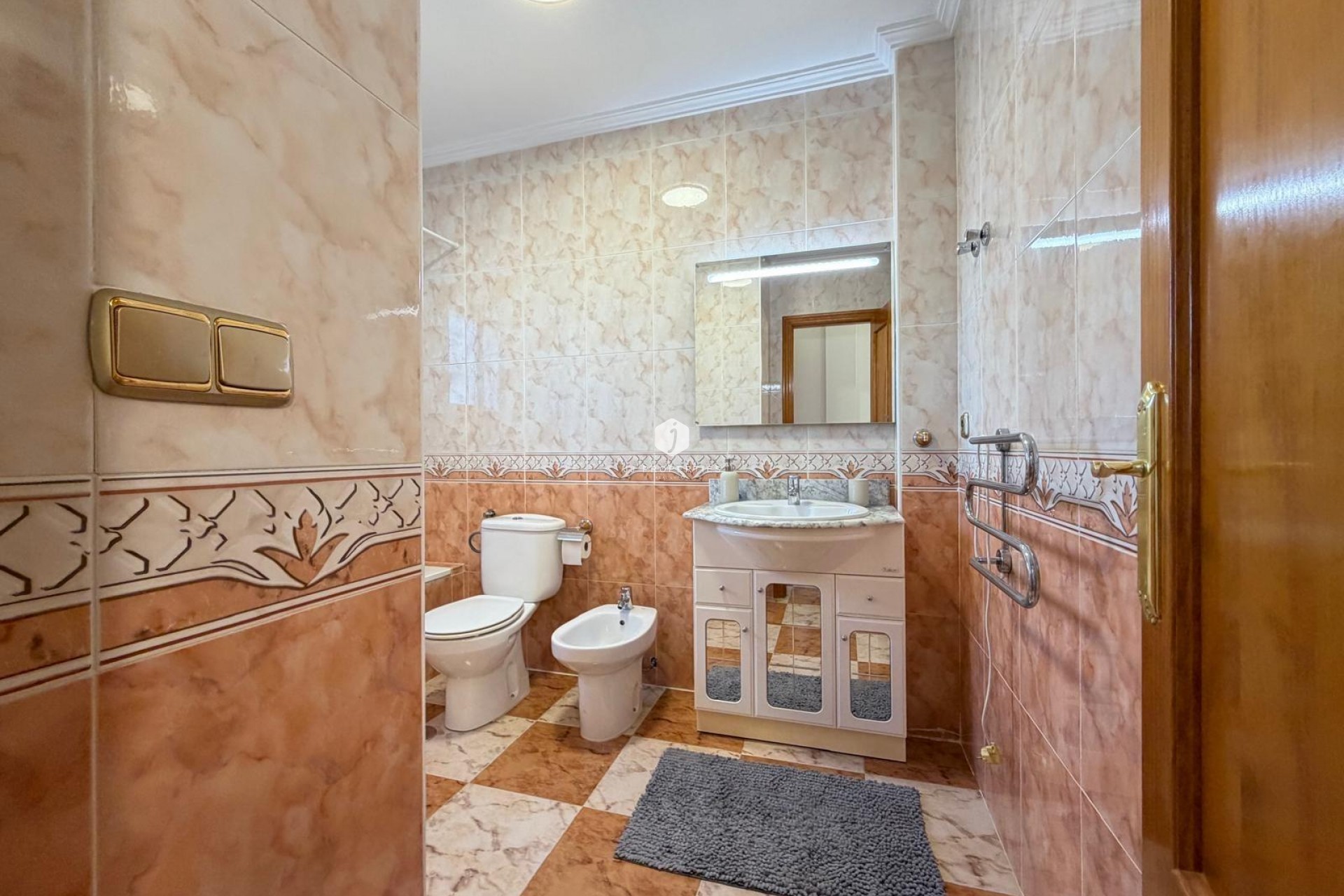 Resale - Chalet -
Orihuela Costa - Las Filipinas