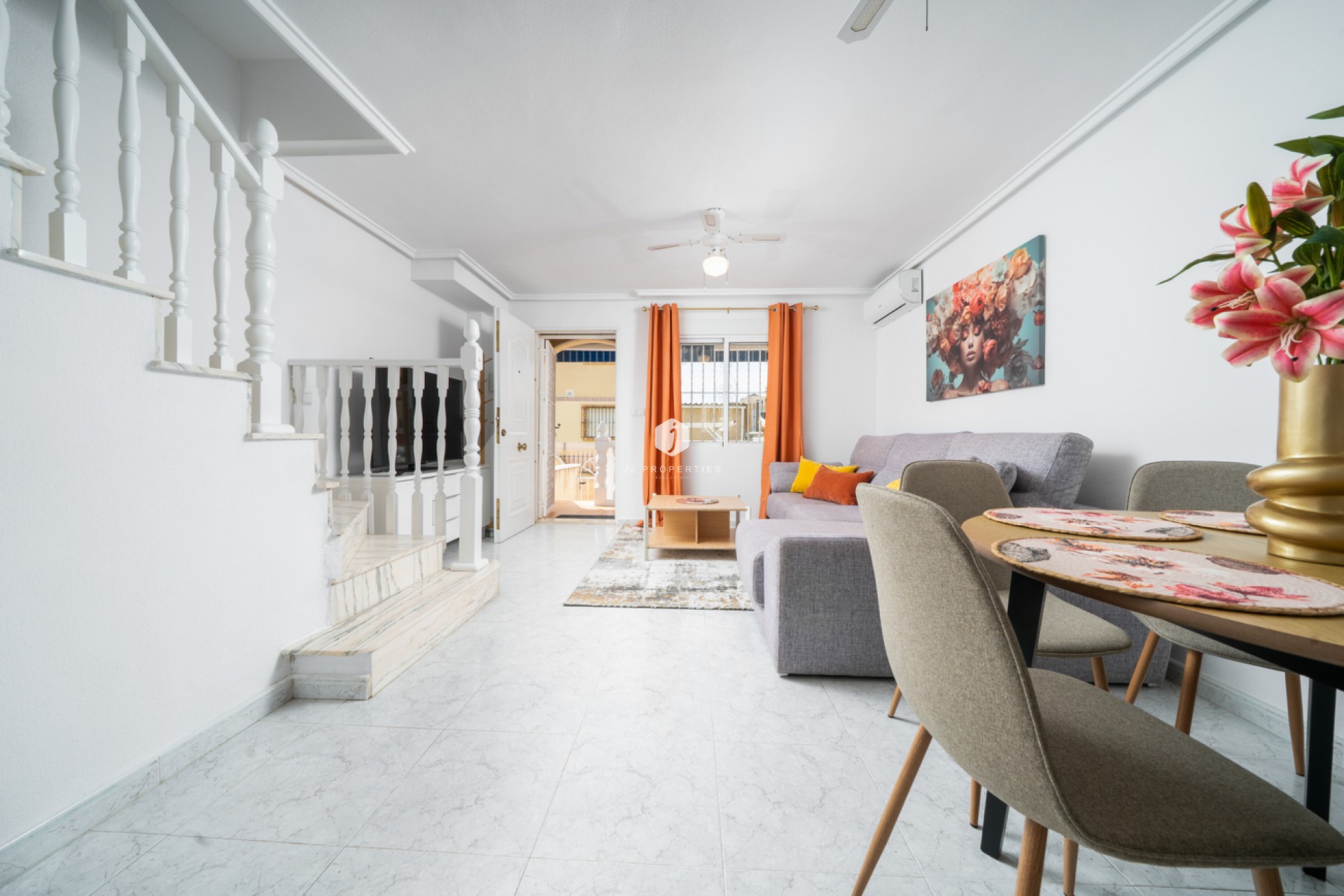 Resale - Chalet -
Orihuela Costa - Los Almendros - La Florida