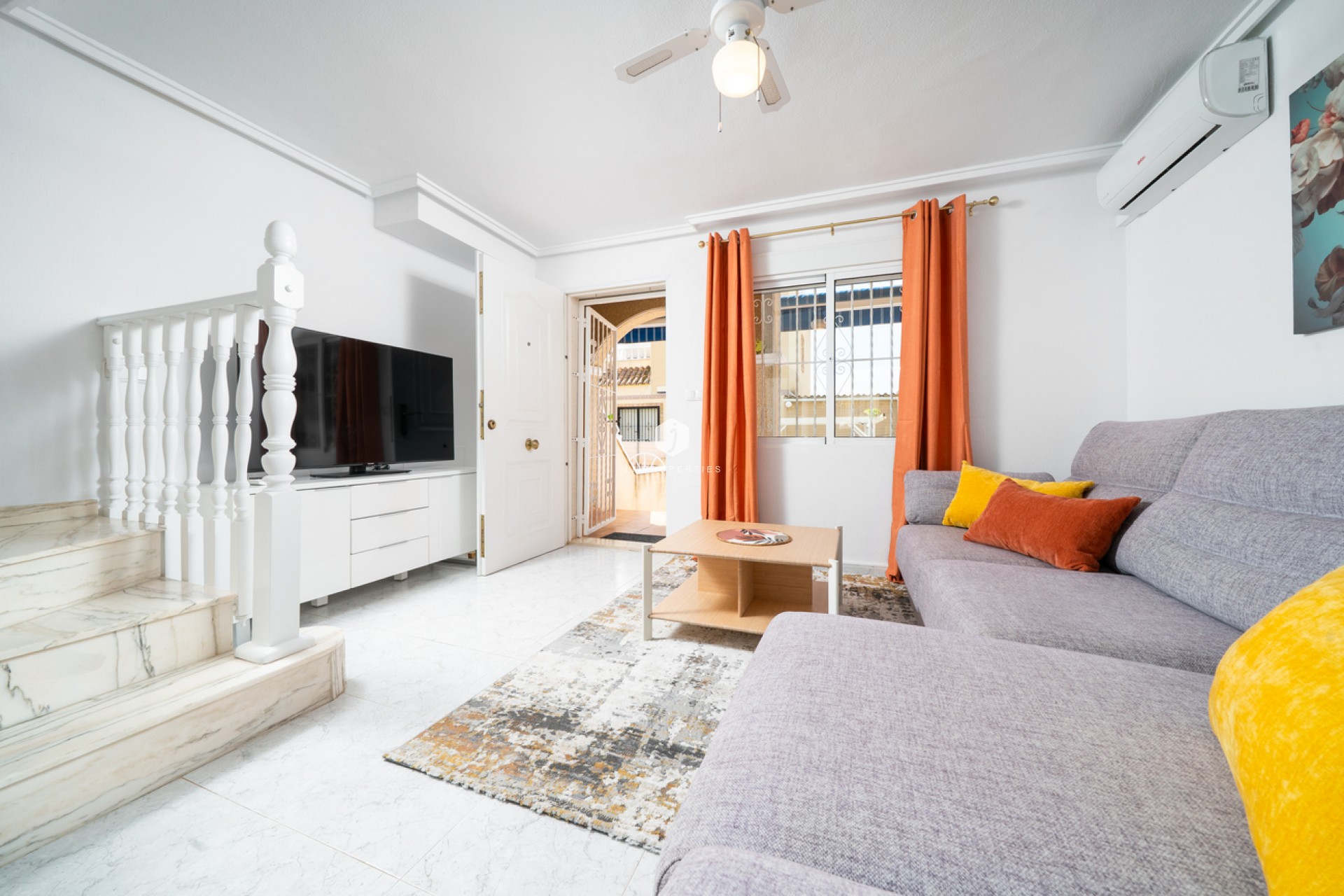 Resale - Chalet -
Orihuela Costa - Los Almendros - La Florida