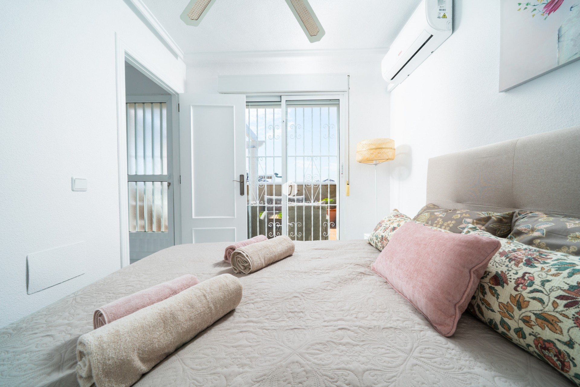 Resale - Chalet -
Orihuela Costa - Los Almendros - La Florida