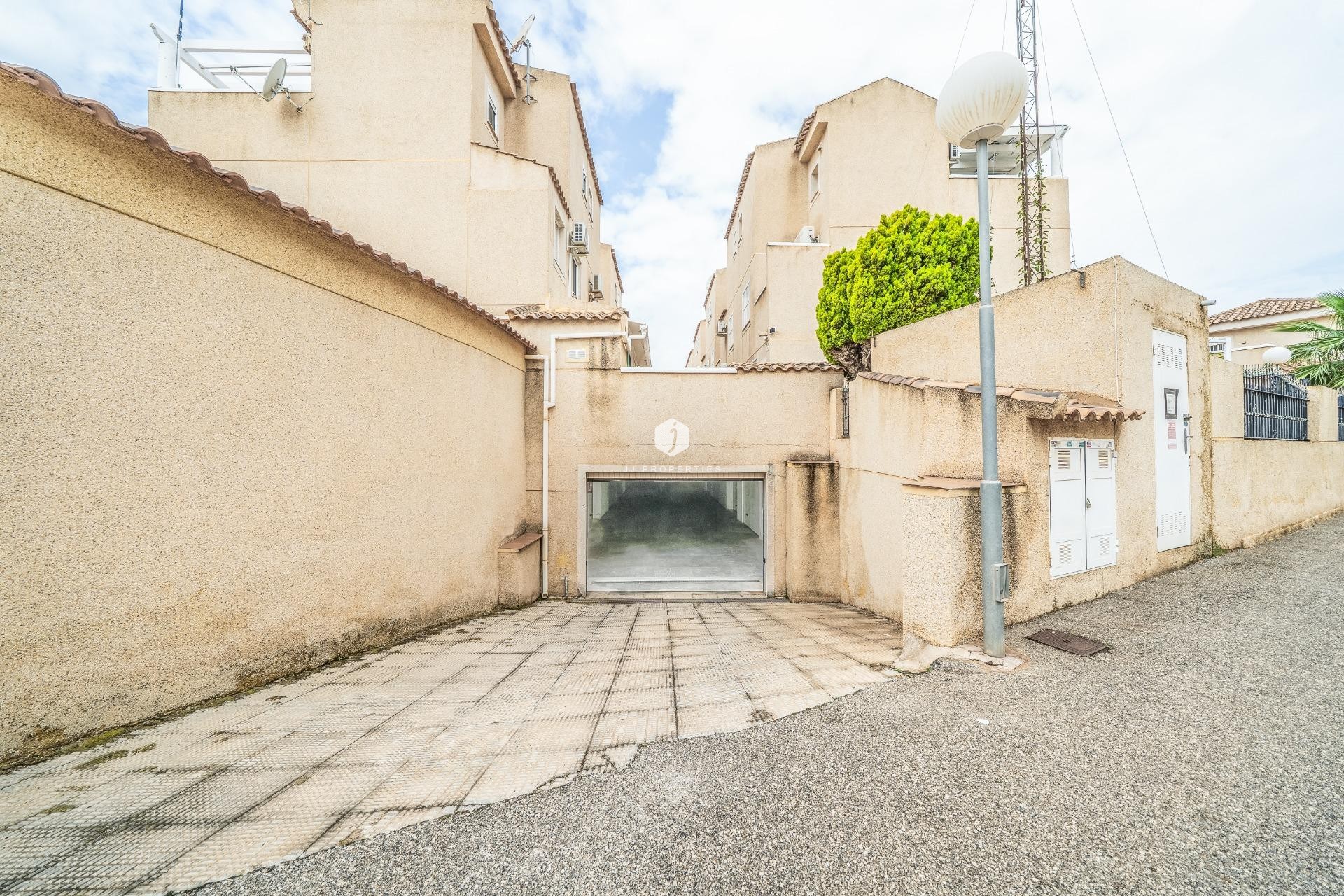 Resale - Chalet -
Orihuela Costa - Los Almendros-la Florida