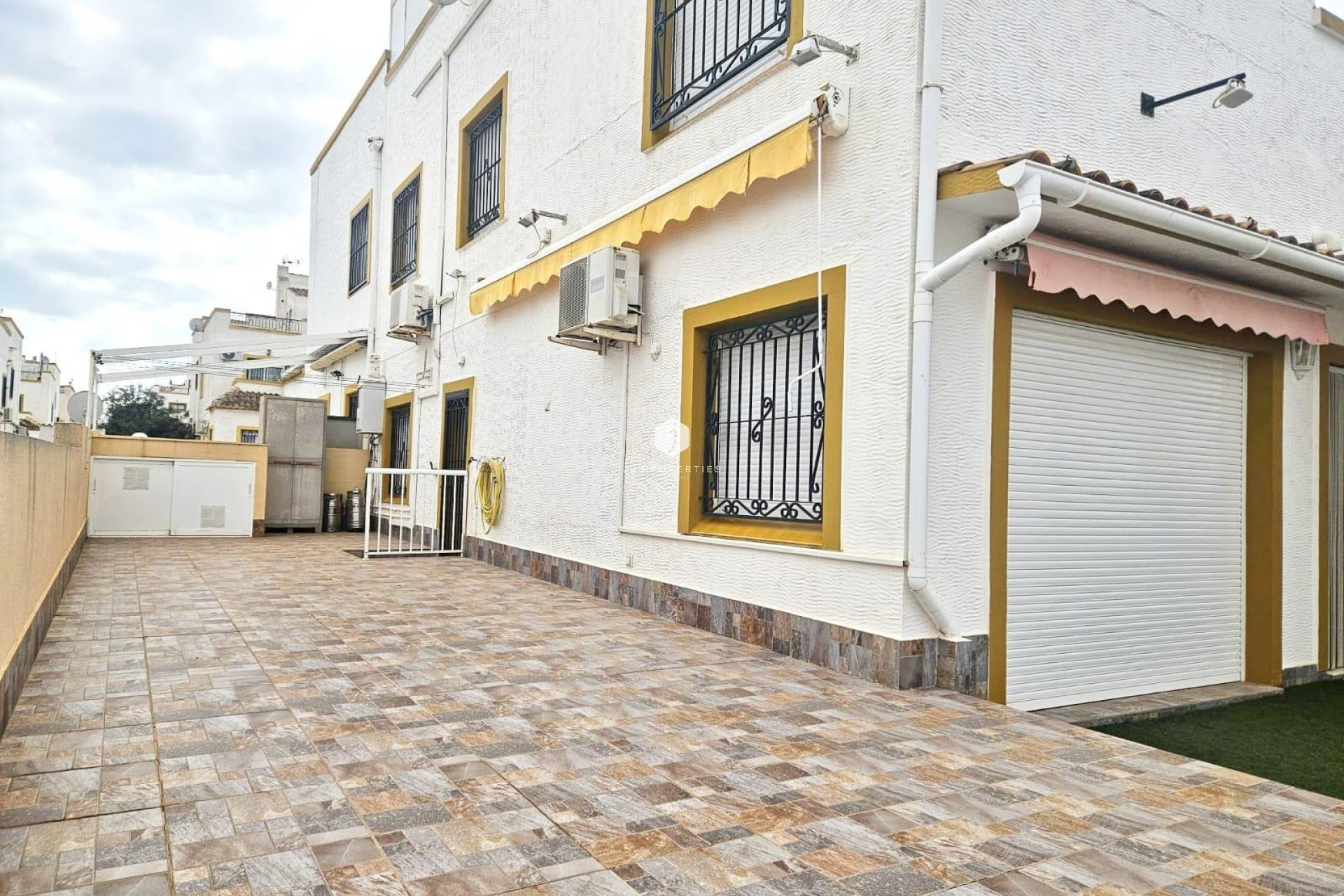 Resale - Chalet -
Orihuela Costa - Los Almendros-la Florida