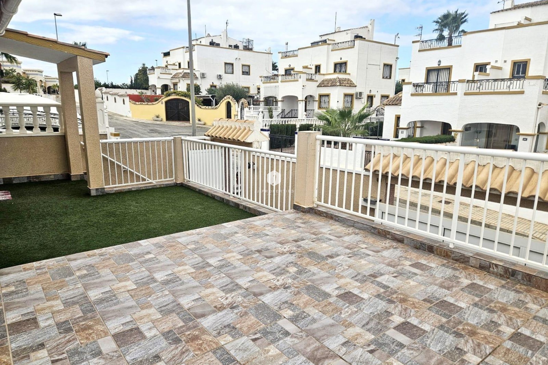 Resale - Chalet -
Orihuela Costa - Los Almendros-la Florida