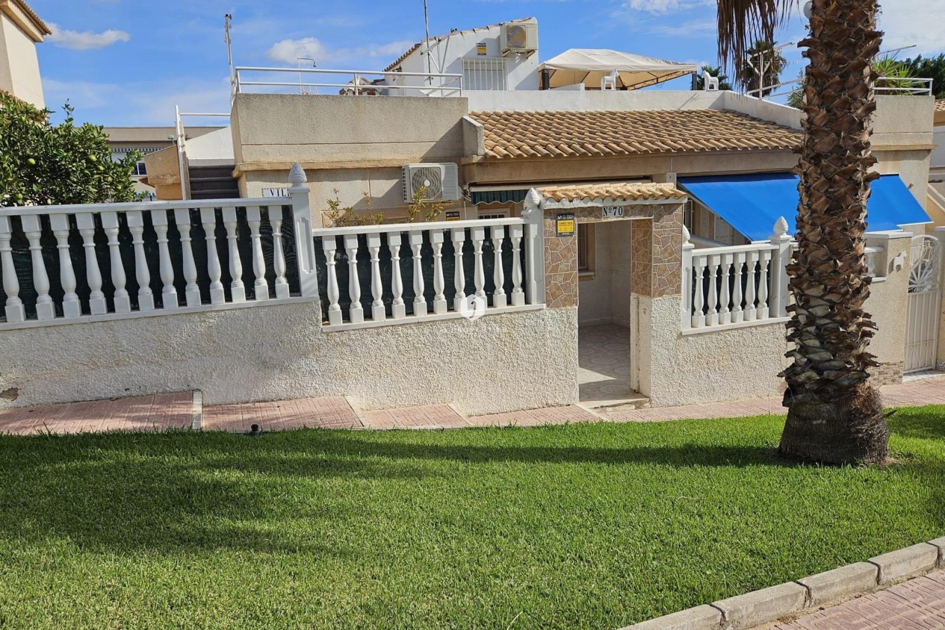 Resale - Chalet -
Orihuela Costa - Los Altos