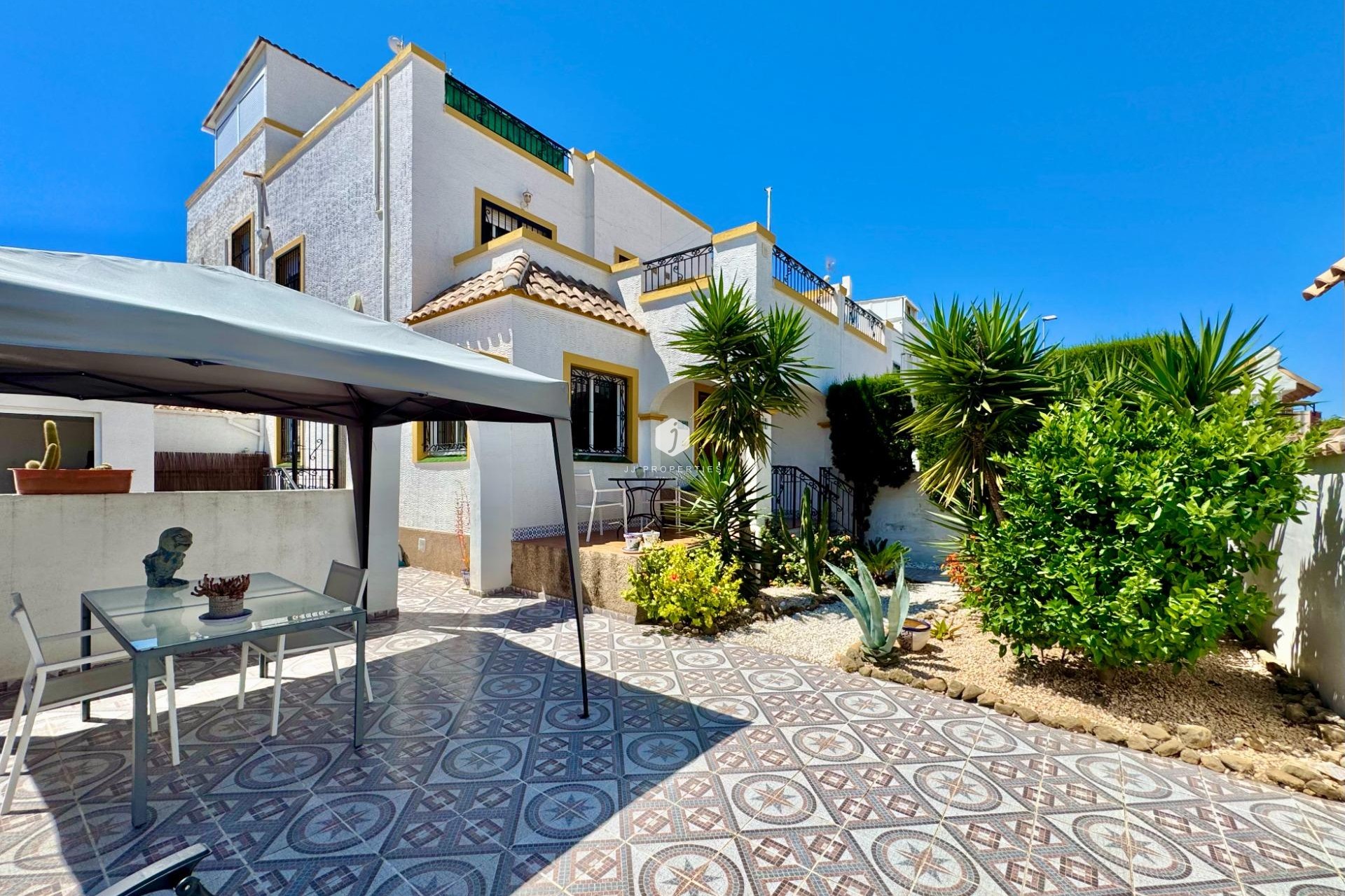 Resale - Chalet -
Orihuela Costa - Los Altos