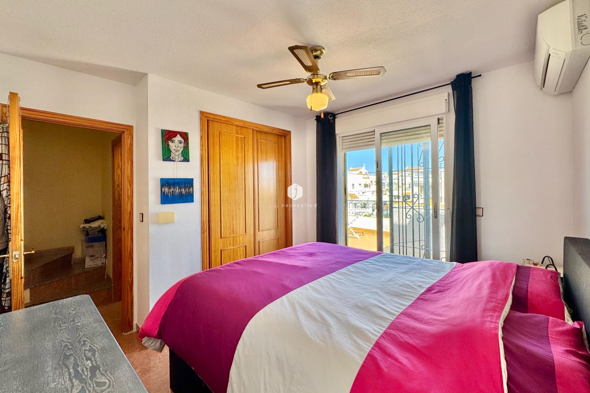 Resale - Chalet -
Orihuela Costa - Los Altos