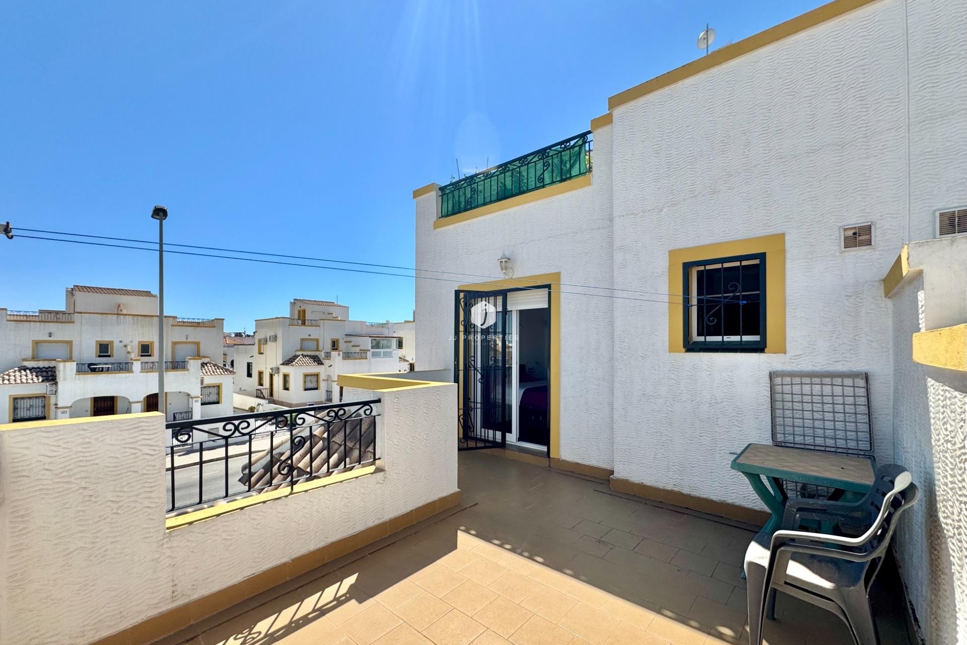 Resale - Chalet -
Orihuela Costa - Los Altos