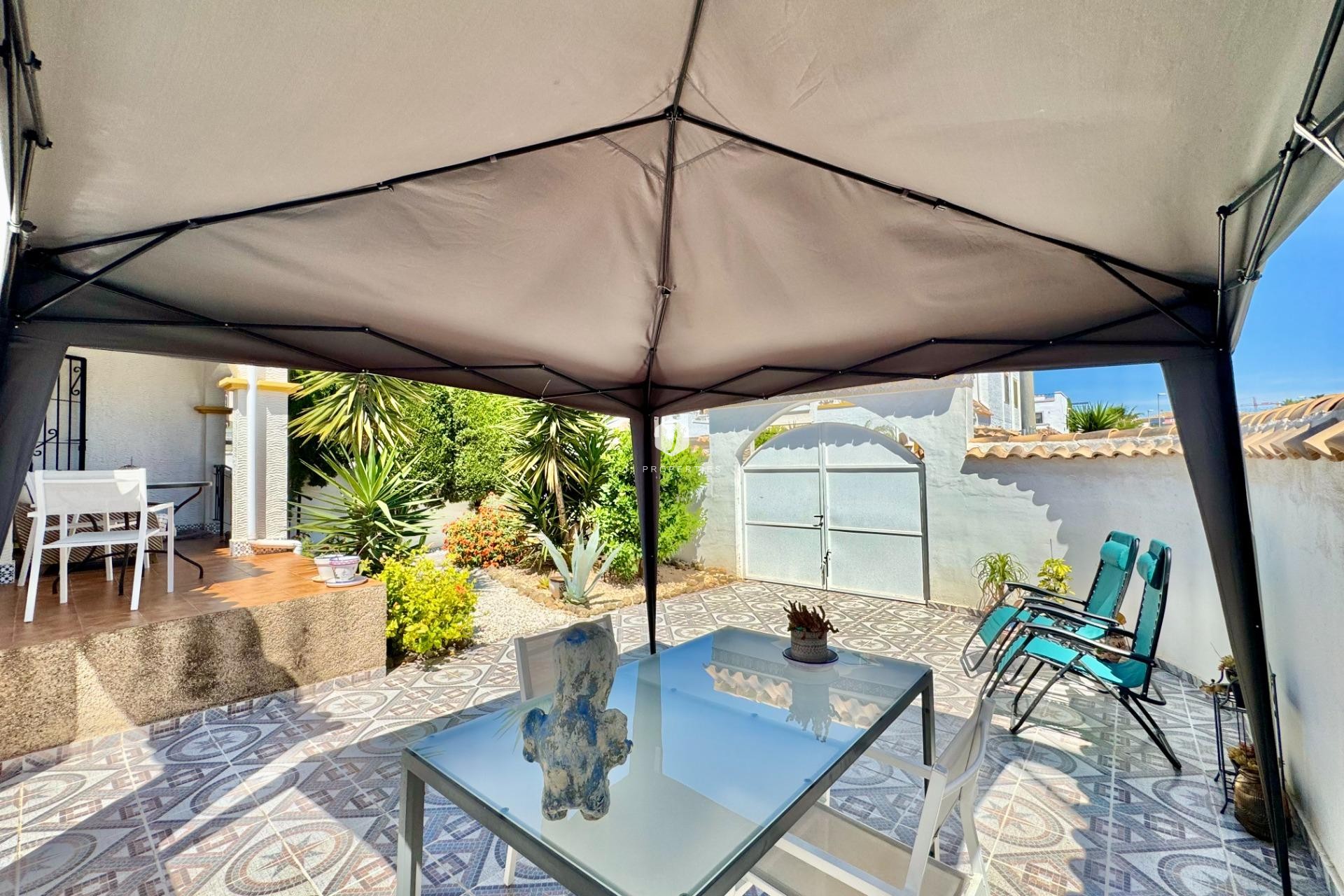 Resale - Chalet -
Orihuela Costa - Los Altos