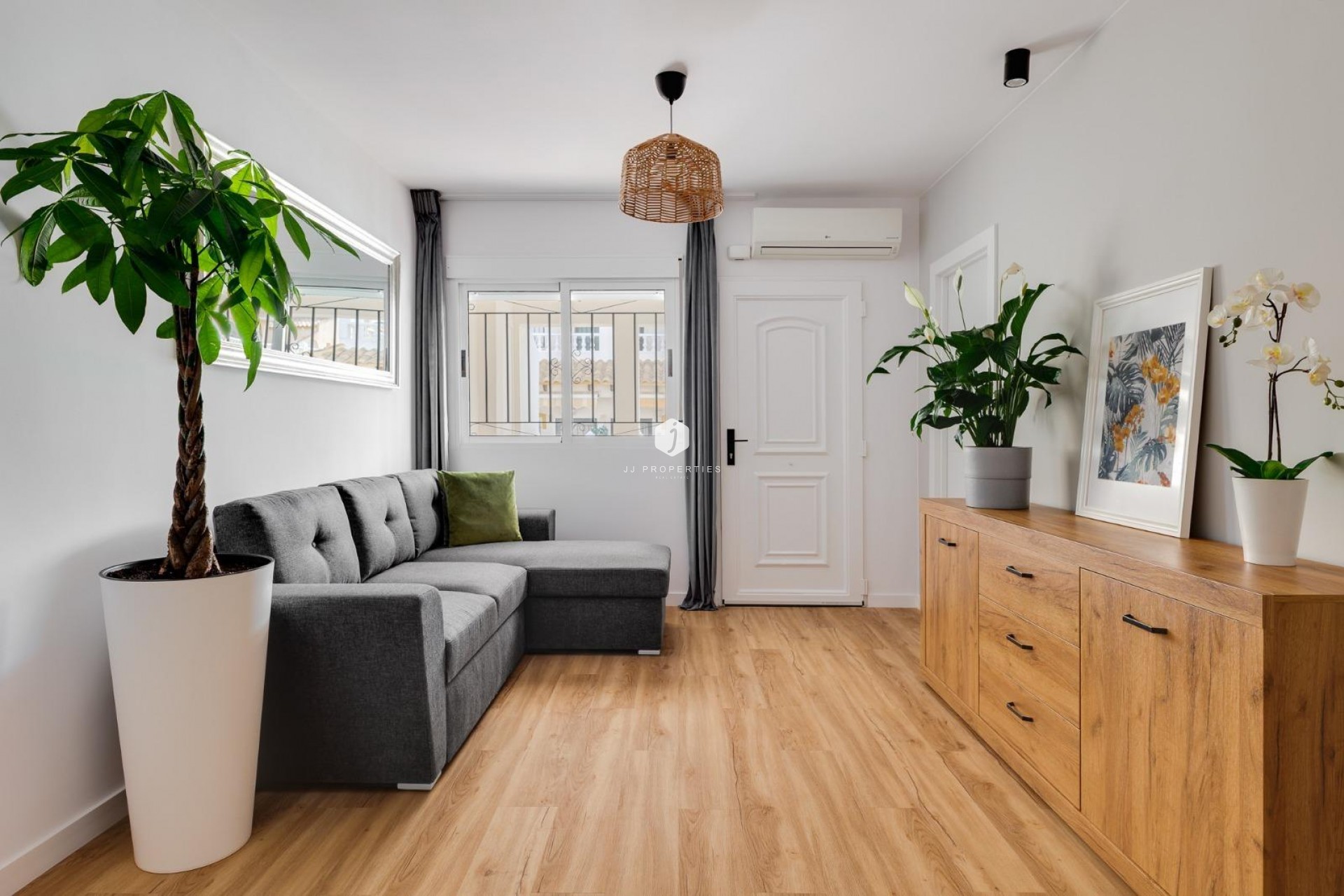 Resale - Chalet -
Orihuela Costa - Los Balcones