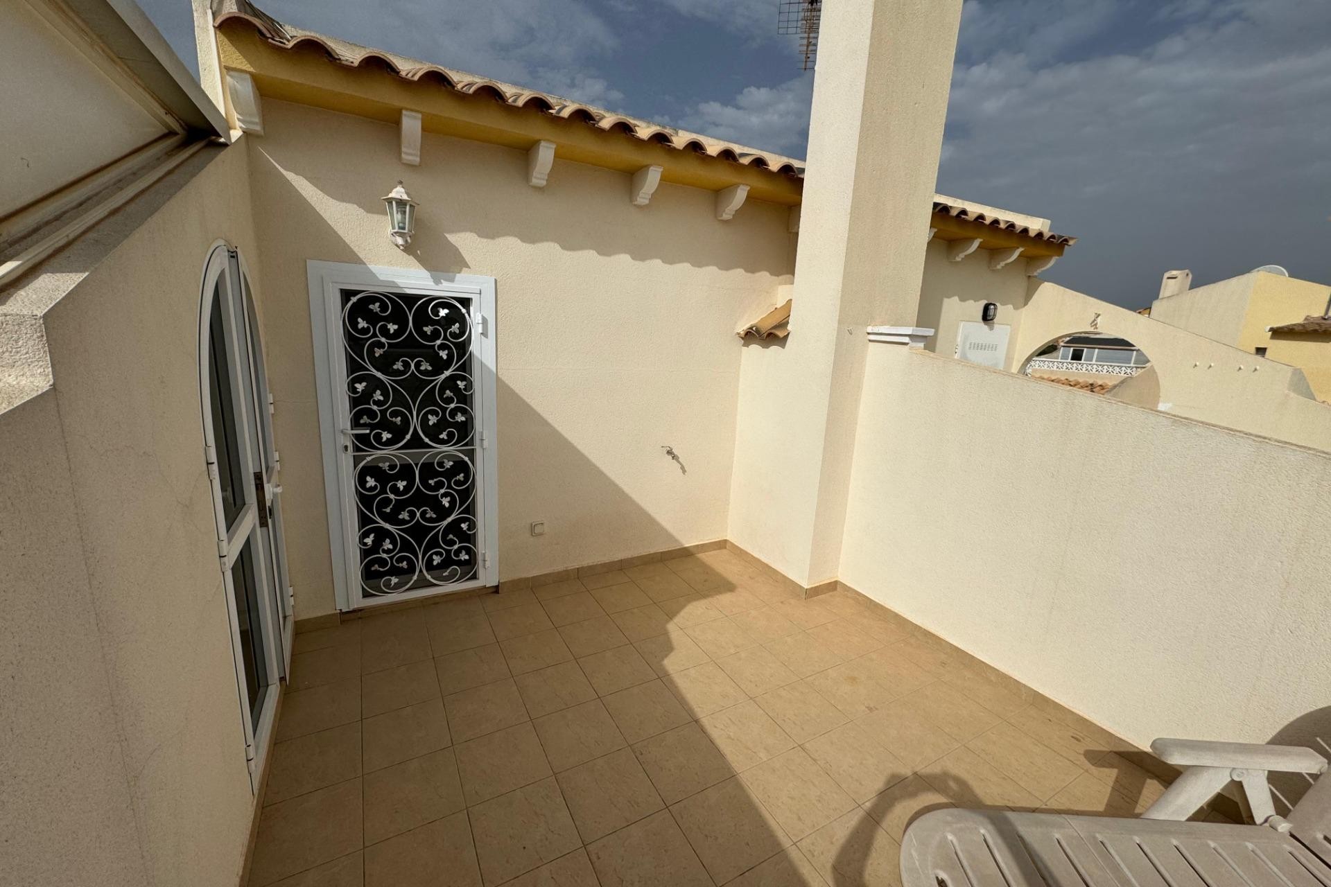 Resale - Chalet -
Orihuela Costa - Los Dolses