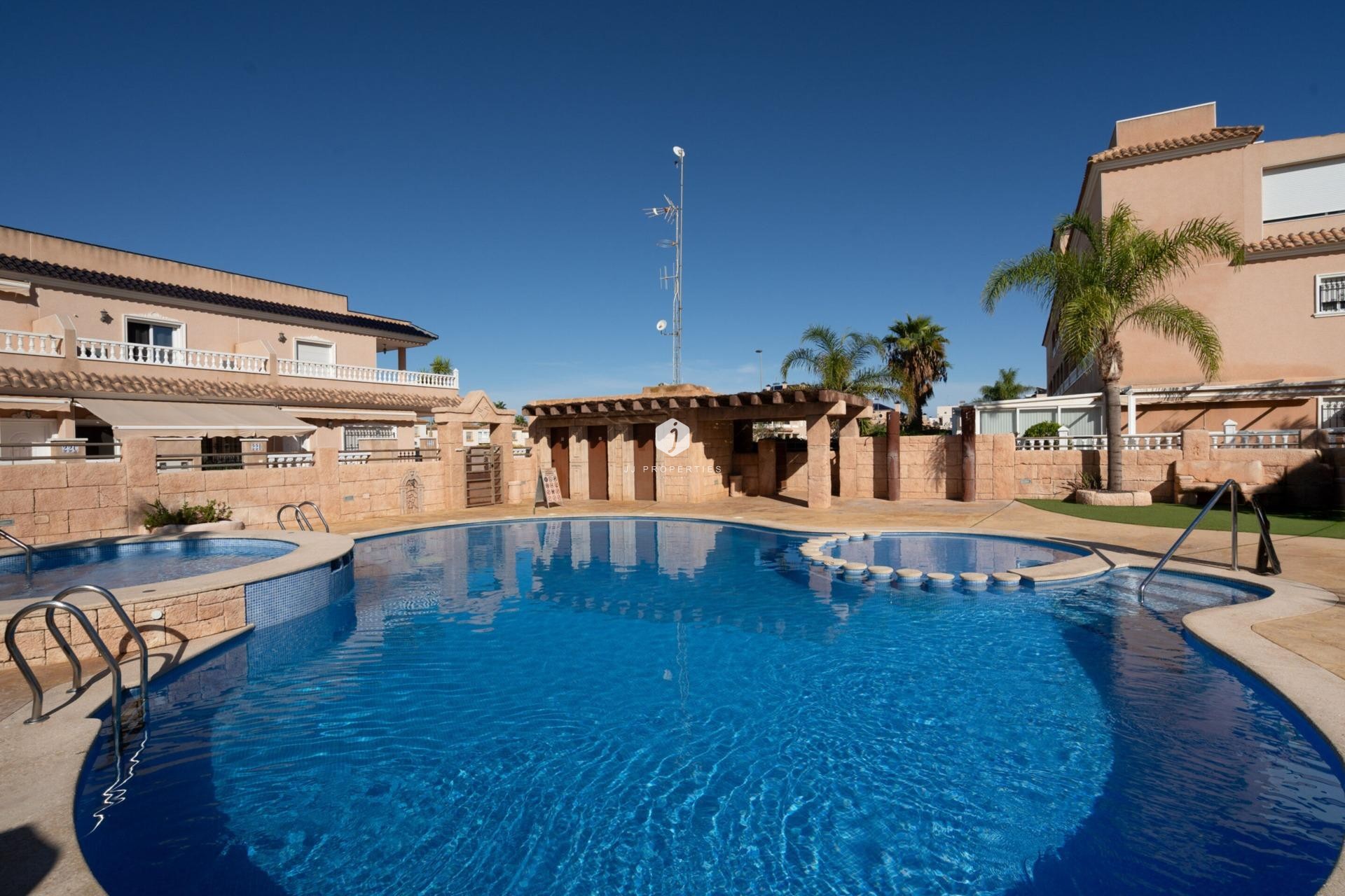 Resale - Chalet -
Orihuela Costa - Los Dolses